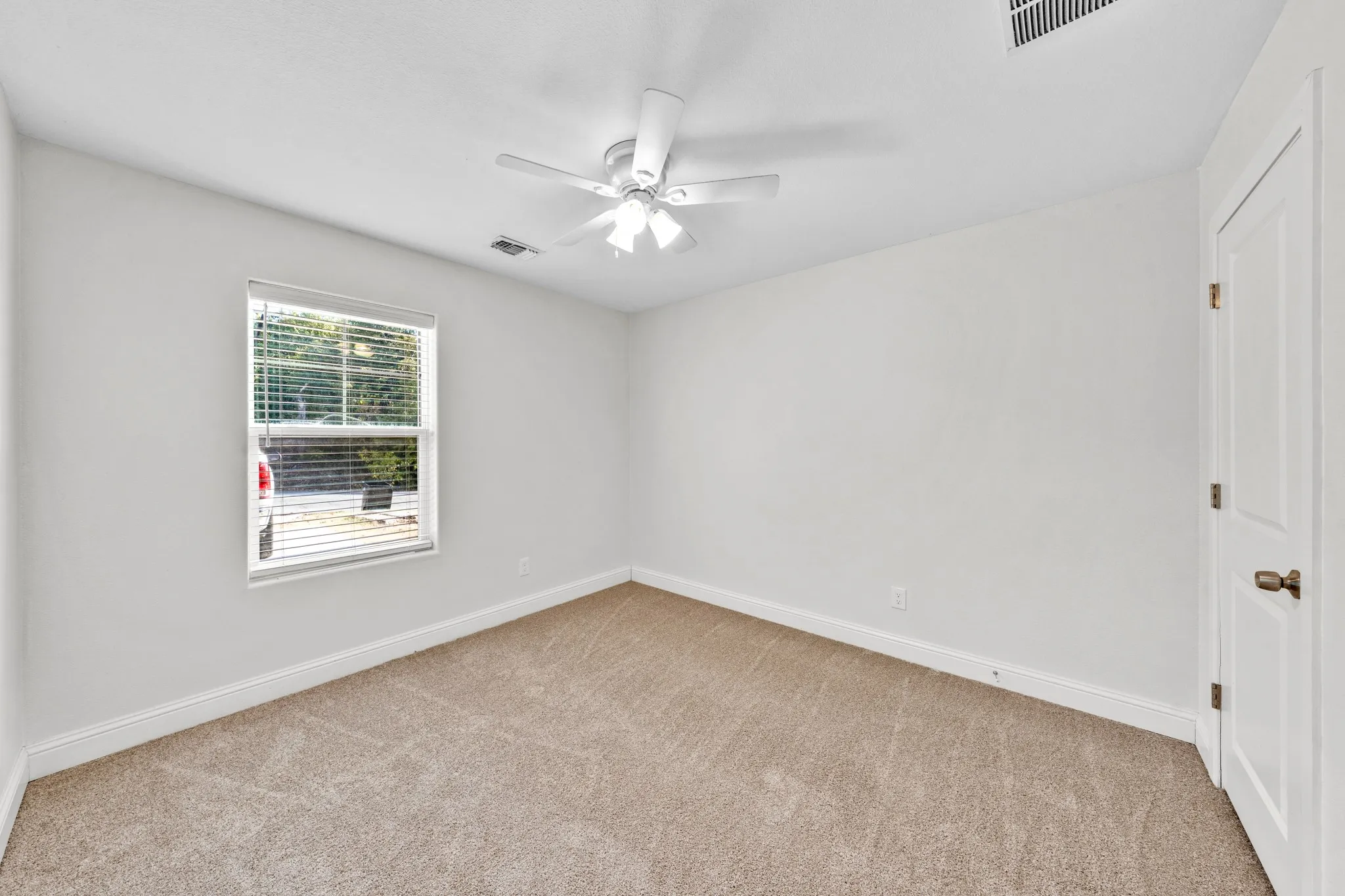 Single Family Residence For Rent in Grayson County , 605 Martin Luther King Street, Denison, Texas 75020, 3 Bedroom, 2 Bathroom, Garage spaces, 1,319 Sqft, built in 2019, mls#21376793, Real Estate Agent in Denison, Homes For Rent in Grayson county, Homes For Rent in Denison, Realtor in Denison Texas, Real Estate Brokerage Independent Realty Texas, Luminita Cordes Realtor