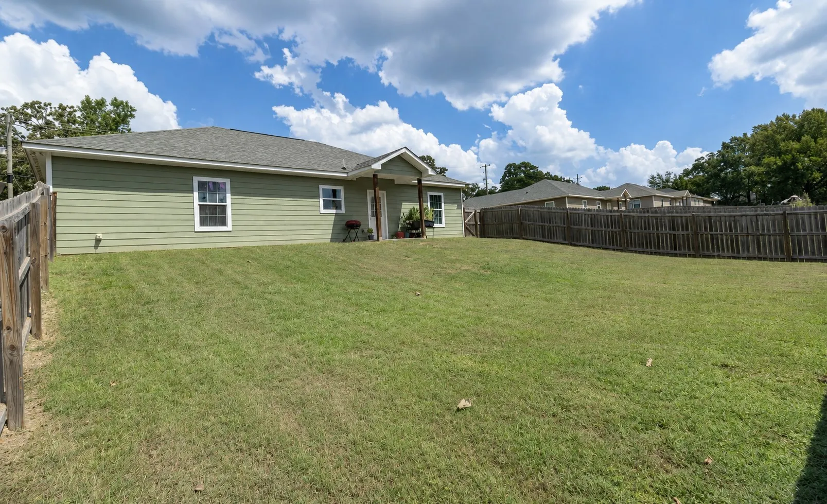 Single Family Residence For Sale in Titus County , 1190 E 1st Street, Mt Pleasant, Texas 75455, 3 Bedroom, 2 Bathroom, Garage spaces, 1,682 Sqft, built in 2021, mls#21364307, Real Estate Agent in Mt Pleasant, Homes For Sale in Titus county, Homes For Sale in Mt Pleasant, Realtor in Mt Pleasant Texas, Real Estate Brokerage Independent Realty Texas, Luminita Cordes Realtor