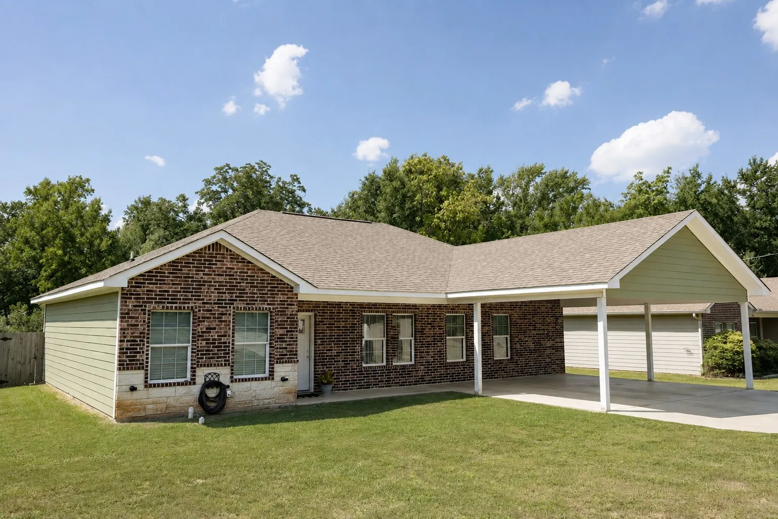 Single Family Residence For Sale in Titus County , 1190 E 1st Street, Mt Pleasant, Texas 75455, 3 Bedroom, 2 Bathroom, Garage spaces, 1,682 Sqft, built in 2021, mls#21364307, Real Estate Agent in Mt Pleasant, Homes For Sale in Titus county, Homes For Sale in Mt Pleasant, Realtor in Mt Pleasant Texas, Real Estate Brokerage Independent Realty Texas, Luminita Cordes Realtor