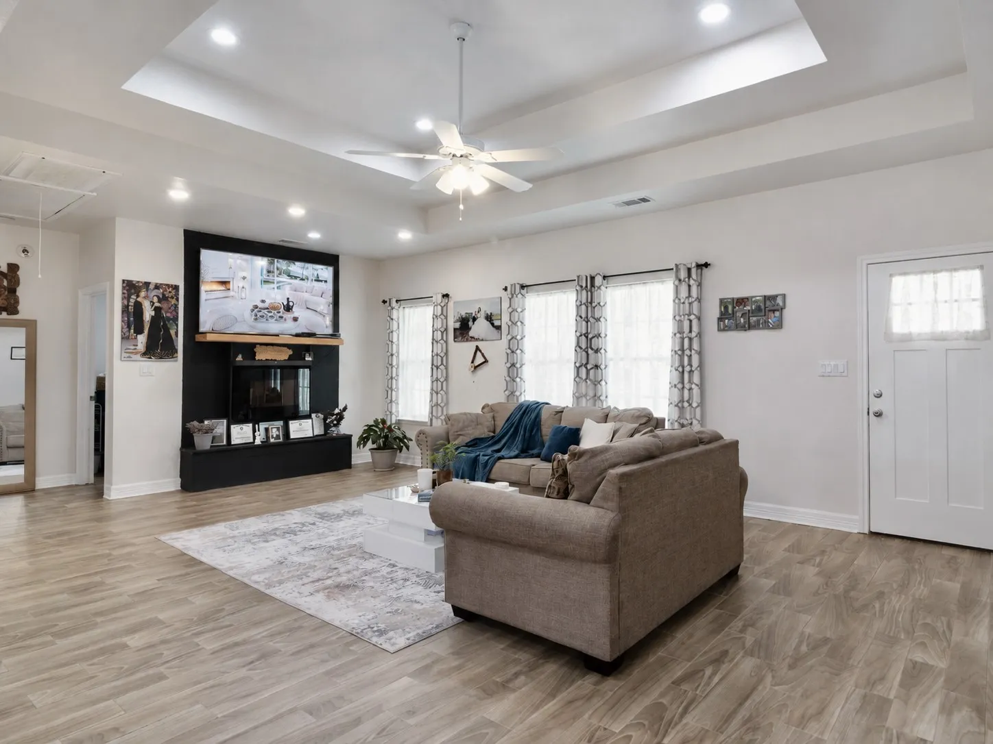 Single Family Residence For Sale in Titus County , 1190 E 1st Street, Mt Pleasant, Texas 75455, 3 Bedroom, 2 Bathroom, Garage spaces, 1,682 Sqft, built in 2021, mls#21364307, Real Estate Agent in Mt Pleasant, Homes For Sale in Titus county, Homes For Sale in Mt Pleasant, Realtor in Mt Pleasant Texas, Real Estate Brokerage Independent Realty Texas, Luminita Cordes Realtor