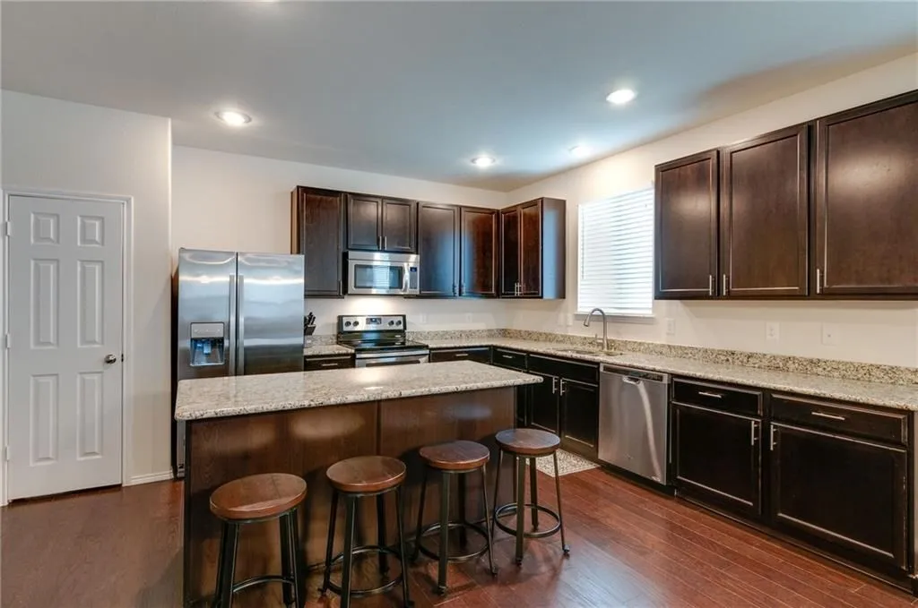 Single Family Residence For Rent in Tarrant County , 7716 Shorthorn Way, Fort Worth, Texas 76131, 3 Bedroom, 2 Bathroom, 2 Garage spaces, 2,151 Sqft, built in 2014, mls#21372644, Real Estate Agent in Fort Worth, Homes For Rent in Tarrant county, Homes For Rent in Fort Worth, Realtor in Fort Worth Texas, Real Estate Brokerage Independent Realty Texas, Luminita Cordes Realtor