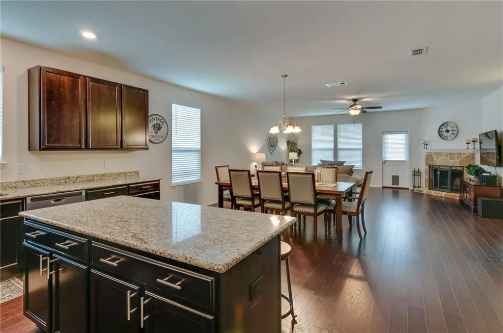 Single Family Residence For Rent in Tarrant County , 7716 Shorthorn Way, Fort Worth, Texas 76131, 3 Bedroom, 2 Bathroom, 2 Garage spaces, 2,151 Sqft, built in 2014, mls#21372644, Real Estate Agent in Fort Worth, Homes For Rent in Tarrant county, Homes For Rent in Fort Worth, Realtor in Fort Worth Texas, Real Estate Brokerage Independent Realty Texas, Luminita Cordes Realtor