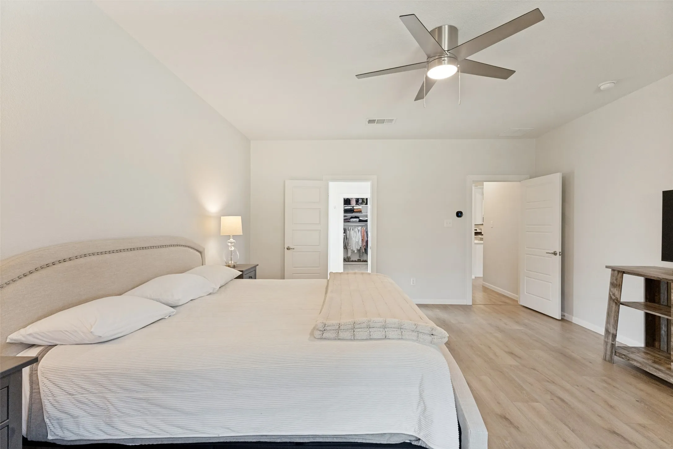 Single Family Residence For Sale in Denton County , 14412 Home Trail, Fort Worth, Texas 76262, 4 Bedroom, 3 Bathroom, 2 Garage spaces, 2,829 Sqft, built in 2019, mls#21373161, Real Estate Agent in Fort Worth, Homes For Sale in Denton county, Homes For Sale in Fort Worth, Realtor in Fort Worth Texas, Real Estate Brokerage Independent Realty Texas, Luminita Cordes Realtor