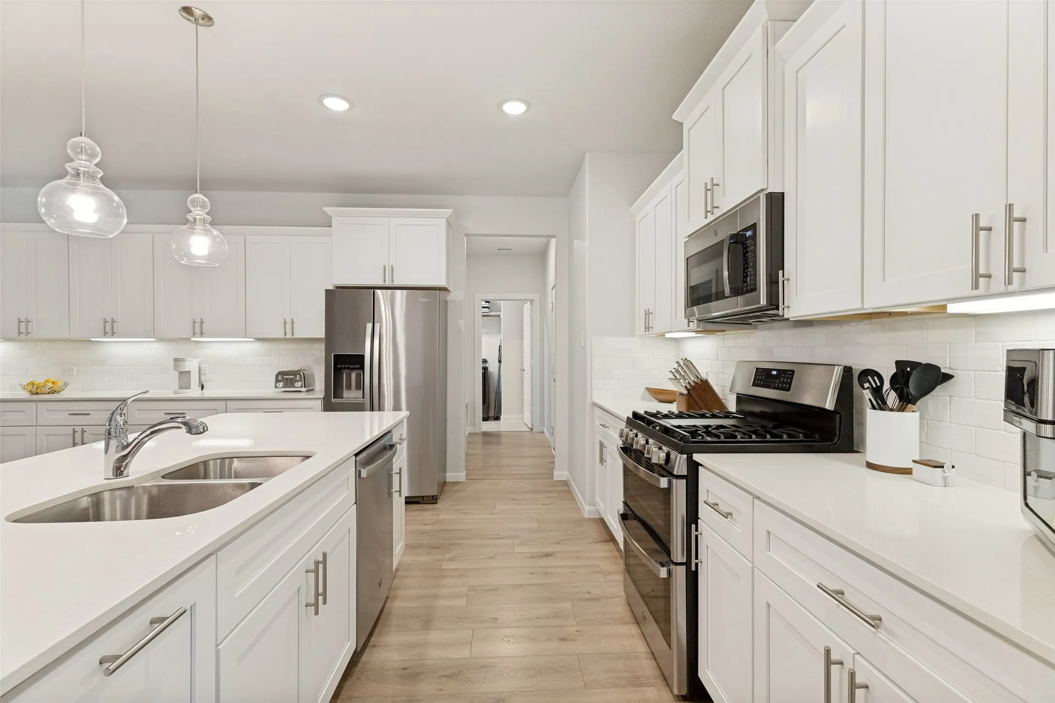 Single Family Residence For Sale in Denton County , 14412 Home Trail, Fort Worth, Texas 76262, 4 Bedroom, 3 Bathroom, 2 Garage spaces, 2,829 Sqft, built in 2019, mls#21373161, Real Estate Agent in Fort Worth, Homes For Sale in Denton county, Homes For Sale in Fort Worth, Realtor in Fort Worth Texas, Real Estate Brokerage Independent Realty Texas, Luminita Cordes Realtor
