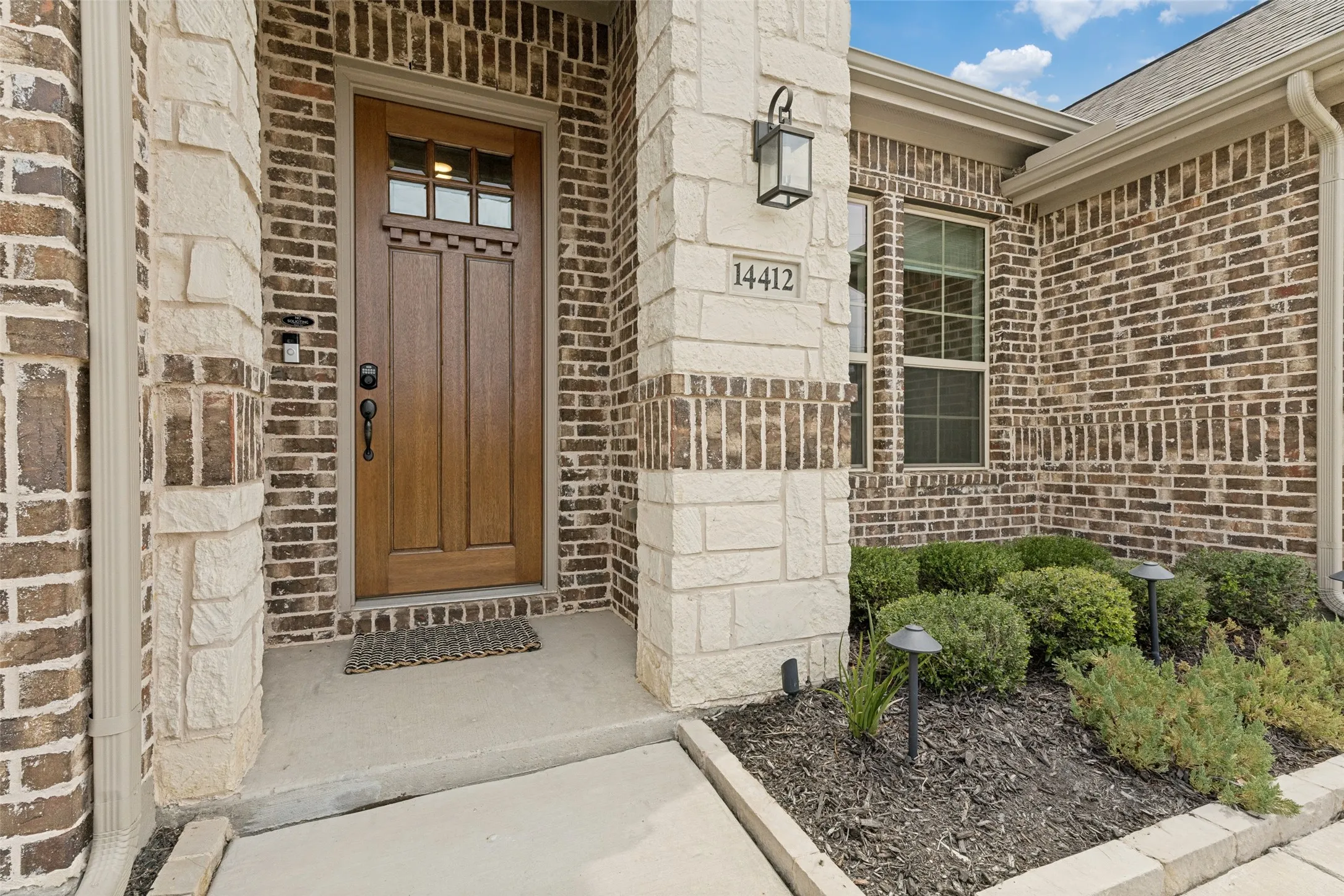 Single Family Residence For Sale in Denton County , 14412 Home Trail, Fort Worth, Texas 76262, 4 Bedroom, 3 Bathroom, 2 Garage spaces, 2,829 Sqft, built in 2019, mls#21373161, Real Estate Agent in Fort Worth, Homes For Sale in Denton county, Homes For Sale in Fort Worth, Realtor in Fort Worth Texas, Real Estate Brokerage Independent Realty Texas, Luminita Cordes Realtor