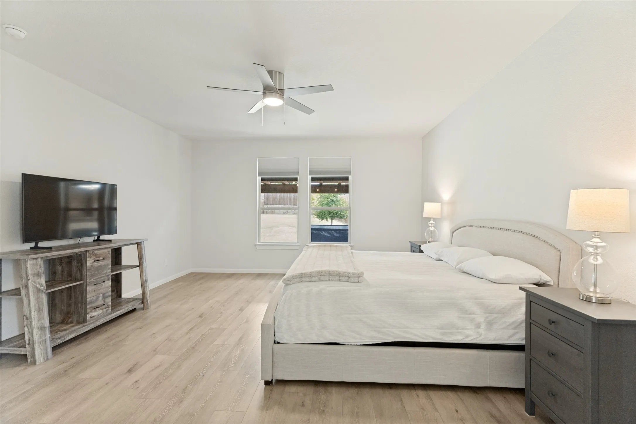 Single Family Residence For Sale in Denton County , 14412 Home Trail, Fort Worth, Texas 76262, 4 Bedroom, 3 Bathroom, 2 Garage spaces, 2,829 Sqft, built in 2019, mls#21373161, Real Estate Agent in Fort Worth, Homes For Sale in Denton county, Homes For Sale in Fort Worth, Realtor in Fort Worth Texas, Real Estate Brokerage Independent Realty Texas, Luminita Cordes Realtor