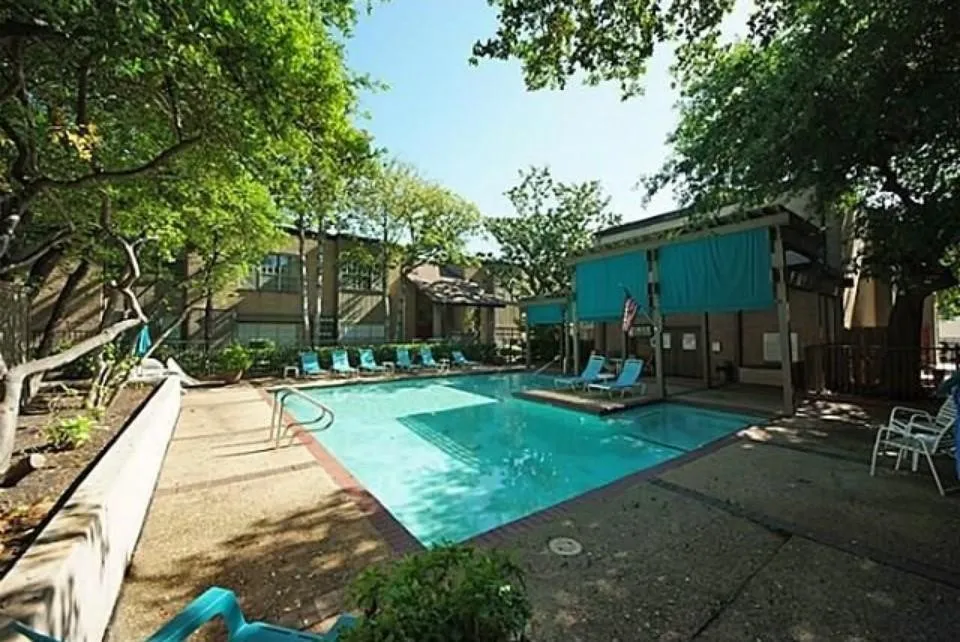Condominium For Rent in Dallas County , 10594 High Hollows Drive 290, Dallas, Texas 75230, 2 Bedroom, 1 Bathroom, Garage spaces, 851 Sqft, built in 1970, mls#21376020, Real Estate Agent in Dallas, Homes For Rent in Dallas county, Homes For Rent in Dallas, Realtor in Dallas Texas, Real Estate Brokerage Independent Realty Texas, Luminita Cordes Realtor
