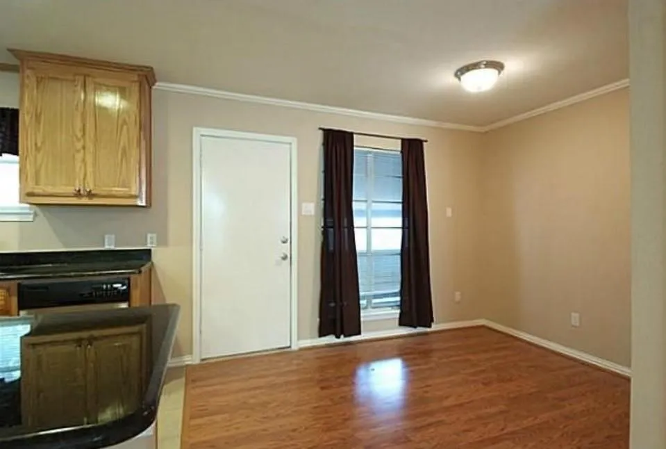 Condominium For Rent in Dallas County , 10594 High Hollows Drive 290, Dallas, Texas 75230, 2 Bedroom, 1 Bathroom, Garage spaces, 851 Sqft, built in 1970, mls#21376020, Real Estate Agent in Dallas, Homes For Rent in Dallas county, Homes For Rent in Dallas, Realtor in Dallas Texas, Real Estate Brokerage Independent Realty Texas, Luminita Cordes Realtor