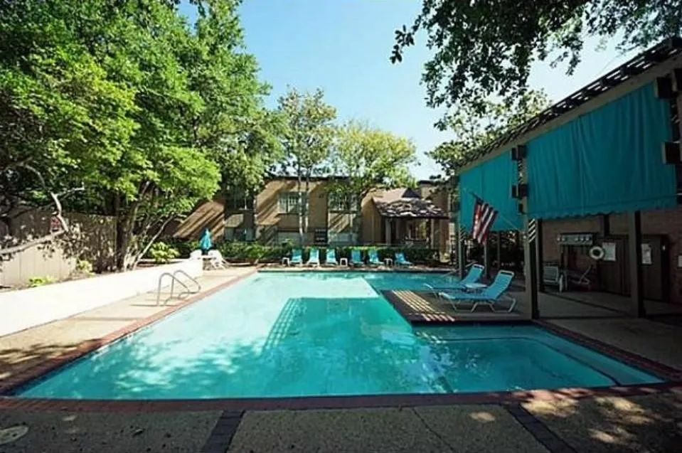 Condominium For Rent in Dallas County , 10594 High Hollows Drive 290, Dallas, Texas 75230, 2 Bedroom, 1 Bathroom, Garage spaces, 851 Sqft, built in 1970, mls#21376020, Real Estate Agent in Dallas, Homes For Rent in Dallas county, Homes For Rent in Dallas, Realtor in Dallas Texas, Real Estate Brokerage Independent Realty Texas, Luminita Cordes Realtor