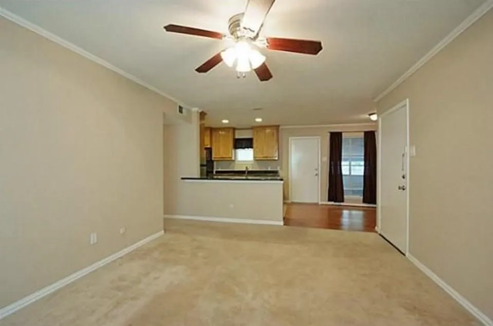 Condominium For Rent in Dallas County , 10594 High Hollows Drive 290, Dallas, Texas 75230, 2 Bedroom, 1 Bathroom, Garage spaces, 851 Sqft, built in 1970, mls#21376020, Real Estate Agent in Dallas, Homes For Rent in Dallas county, Homes For Rent in Dallas, Realtor in Dallas Texas, Real Estate Brokerage Independent Realty Texas, Luminita Cordes Realtor