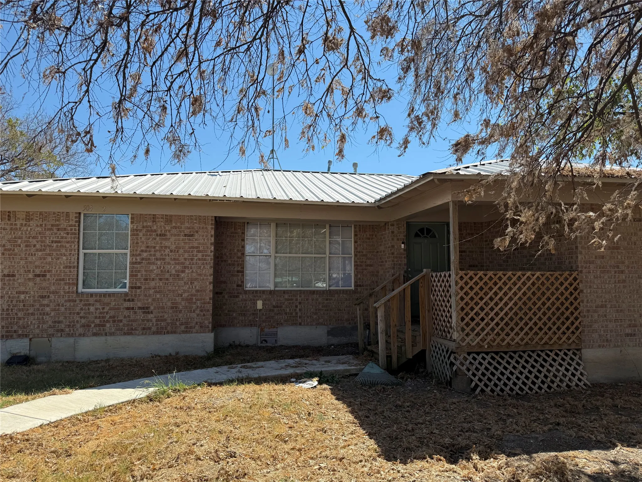 Single Family Residence For Rent in Denton County , 504 N Frederick Street Unit B, Ponder, Texas 76259, 4 Bedroom, 3 Bathroom, Garage spaces, 2,897 Sqft, built in 1973, mls#21376800, Real Estate Agent in Ponder, Homes For Rent in Denton county, Homes For Rent in Ponder, Realtor in Ponder Texas, Real Estate Brokerage Independent Realty Texas, Luminita Cordes Realtor