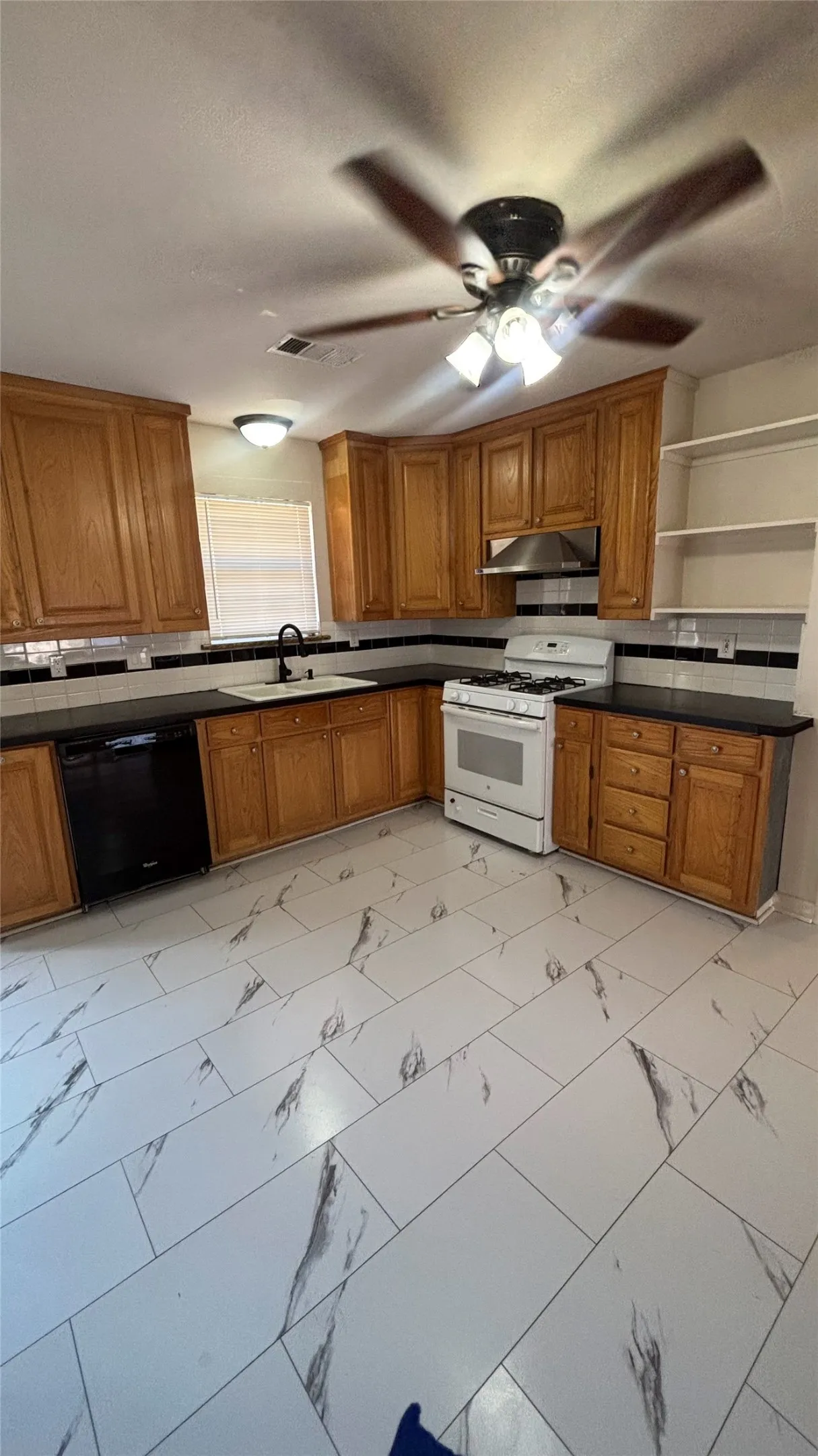 Single Family Residence For Rent in Denton County , 504 N Frederick Street Unit B, Ponder, Texas 76259, 4 Bedroom, 3 Bathroom, Garage spaces, 2,897 Sqft, built in 1973, mls#21376800, Real Estate Agent in Ponder, Homes For Rent in Denton county, Homes For Rent in Ponder, Realtor in Ponder Texas, Real Estate Brokerage Independent Realty Texas, Luminita Cordes Realtor