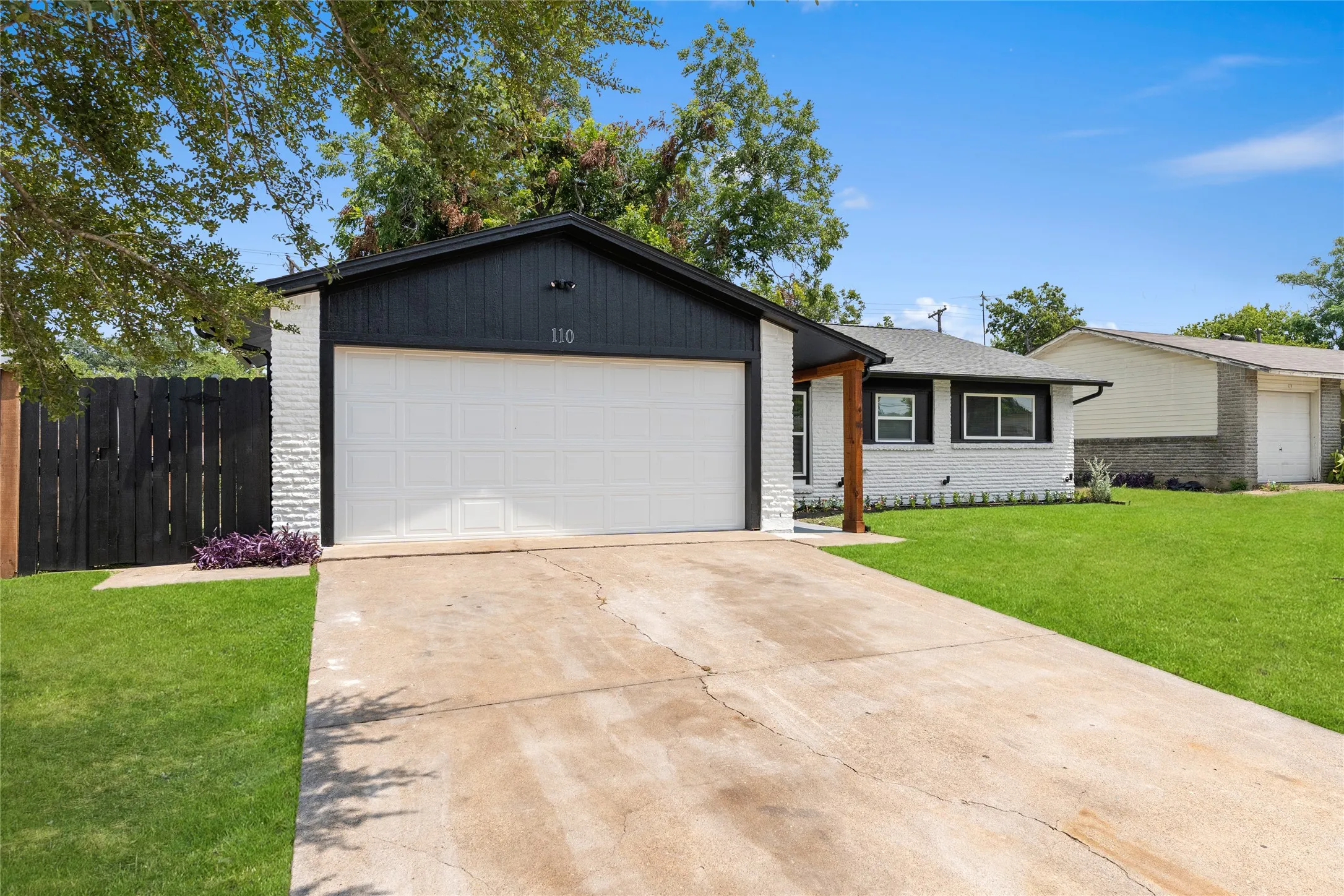 Single Family Residence For Sale in Dallas County , 110 S Yale Drive, Garland, Texas 75042, 3 Bedroom, 2 Bathroom, 2 Garage spaces, 1,357 Sqft, built in 1962, mls#21375122, Real Estate Agent in Garland, Homes For Sale in Dallas county, Homes For Sale in Garland, Realtor in Garland Texas, Real Estate Brokerage Independent Realty Texas, Luminita Cordes Realtor