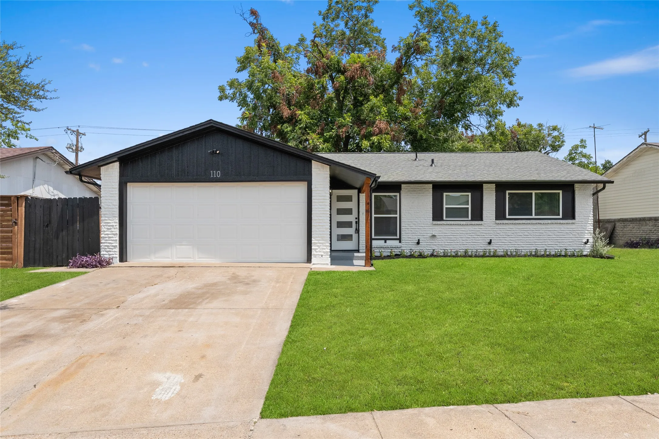 Single Family Residence For Sale in Dallas County , 110 S Yale Drive, Garland, Texas 75042, 3 Bedroom, 2 Bathroom, 2 Garage spaces, 1,357 Sqft, built in 1962, mls#21375122, Real Estate Agent in Garland, Homes For Sale in Dallas county, Homes For Sale in Garland, Realtor in Garland Texas, Real Estate Brokerage Independent Realty Texas, Luminita Cordes Realtor