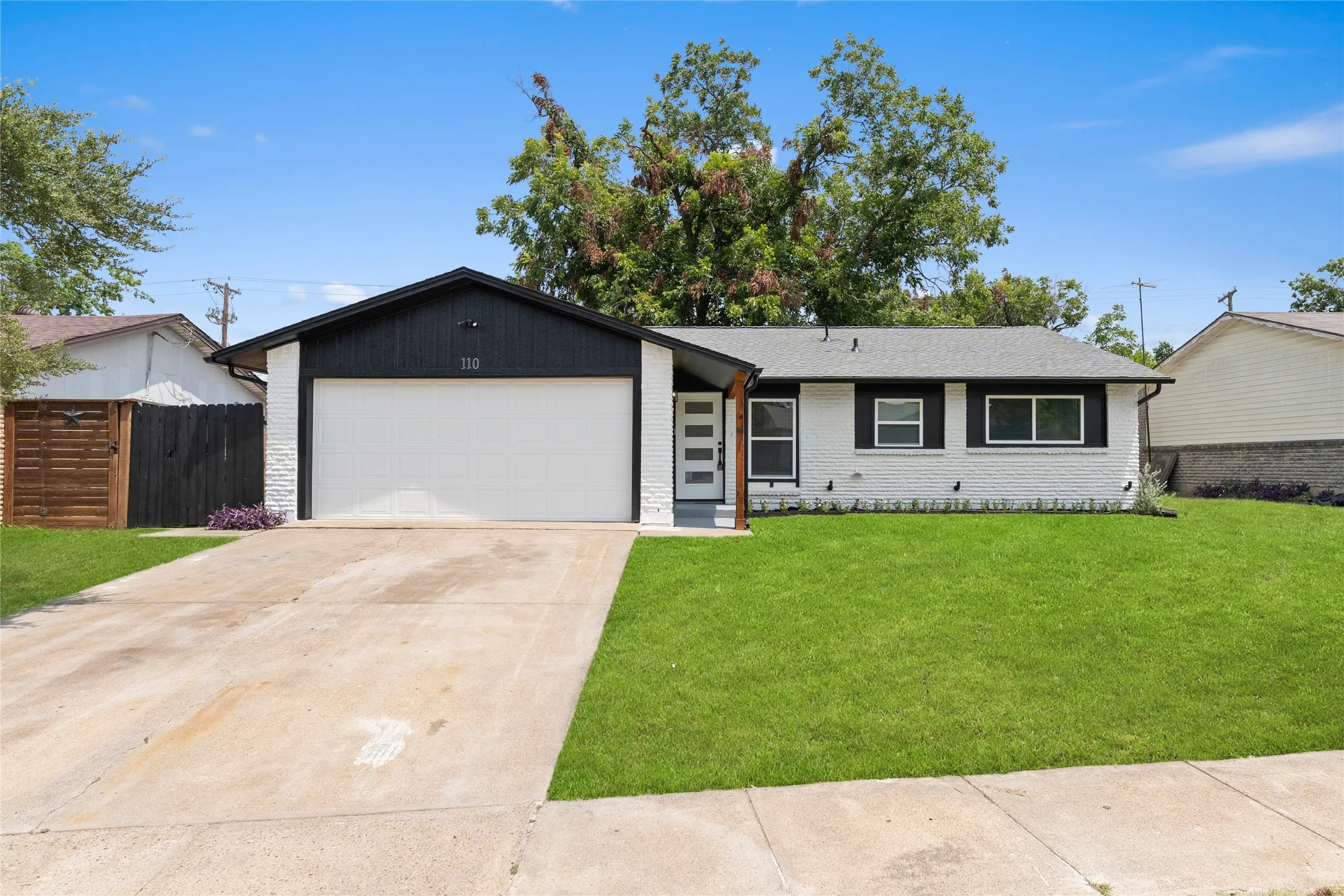 Single Family Residence For Sale in Dallas County , 110 S Yale Drive, Garland, Texas 75042, 3 Bedroom, 2 Bathroom, 2 Garage spaces, 1,357 Sqft, built in 1962, mls#21375122, Real Estate Agent in Garland, Homes For Sale in Dallas county, Homes For Sale in Garland, Realtor in Garland Texas, Real Estate Brokerage Independent Realty Texas, Luminita Cordes Realtor