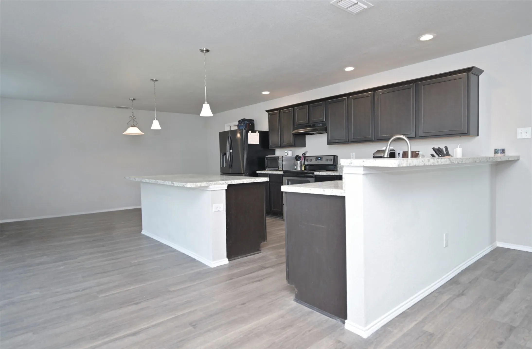 Single Family Residence For Sale in Tarrant County , 3129 Coyote Canyon Trail, Fort Worth, Texas 76108, 4 Bedroom, 4 Bathroom, 2 Garage spaces, 3,230 Sqft, built in 2017, mls#21371417, Real Estate Agent in Fort Worth, Homes For Sale in Tarrant county, Homes For Sale in Fort Worth, Realtor in Fort Worth Texas, Real Estate Brokerage Independent Realty Texas, Luminita Cordes Realtor