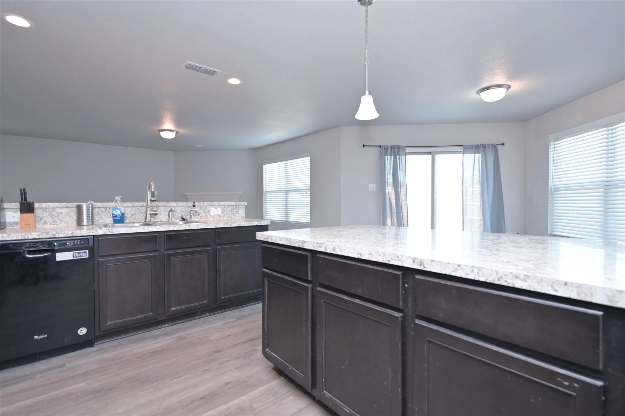 Single Family Residence For Sale in Tarrant County , 3129 Coyote Canyon Trail, Fort Worth, Texas 76108, 4 Bedroom, 4 Bathroom, 2 Garage spaces, 3,230 Sqft, built in 2017, mls#21371417, Real Estate Agent in Fort Worth, Homes For Sale in Tarrant county, Homes For Sale in Fort Worth, Realtor in Fort Worth Texas, Real Estate Brokerage Independent Realty Texas, Luminita Cordes Realtor