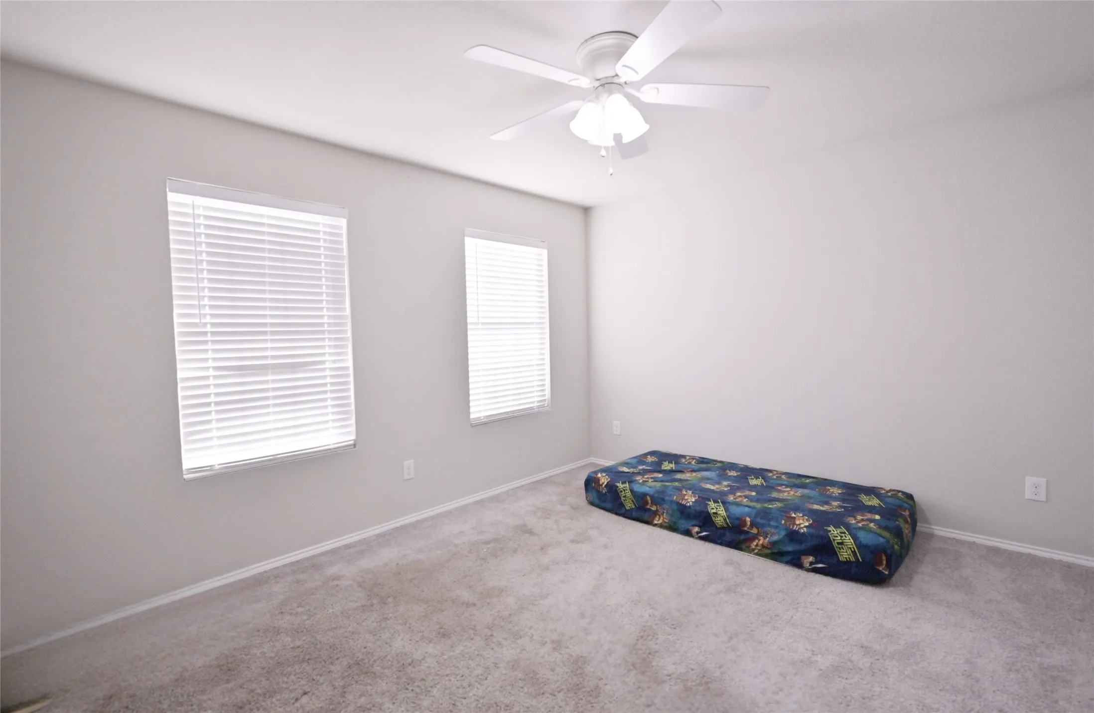Single Family Residence For Sale in Tarrant County , 3129 Coyote Canyon Trail, Fort Worth, Texas 76108, 4 Bedroom, 4 Bathroom, 2 Garage spaces, 3,230 Sqft, built in 2017, mls#21371417, Real Estate Agent in Fort Worth, Homes For Sale in Tarrant county, Homes For Sale in Fort Worth, Realtor in Fort Worth Texas, Real Estate Brokerage Independent Realty Texas, Luminita Cordes Realtor