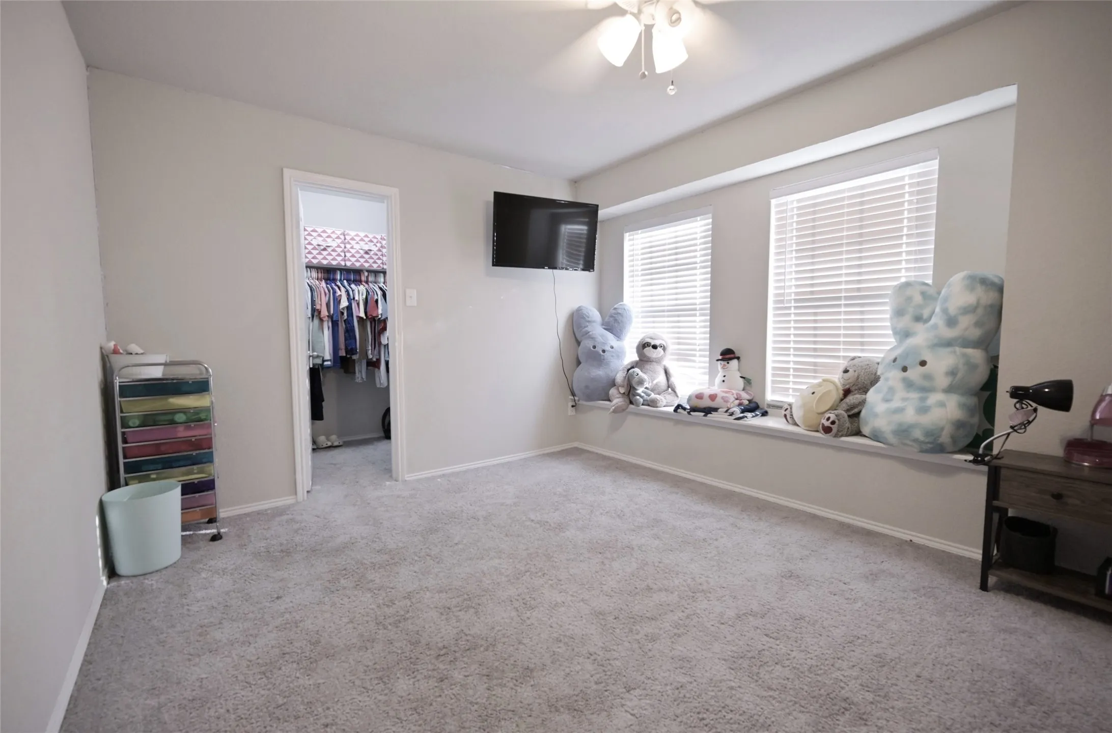 Single Family Residence For Sale in Tarrant County , 3129 Coyote Canyon Trail, Fort Worth, Texas 76108, 4 Bedroom, 4 Bathroom, 2 Garage spaces, 3,230 Sqft, built in 2017, mls#21371417, Real Estate Agent in Fort Worth, Homes For Sale in Tarrant county, Homes For Sale in Fort Worth, Realtor in Fort Worth Texas, Real Estate Brokerage Independent Realty Texas, Luminita Cordes Realtor