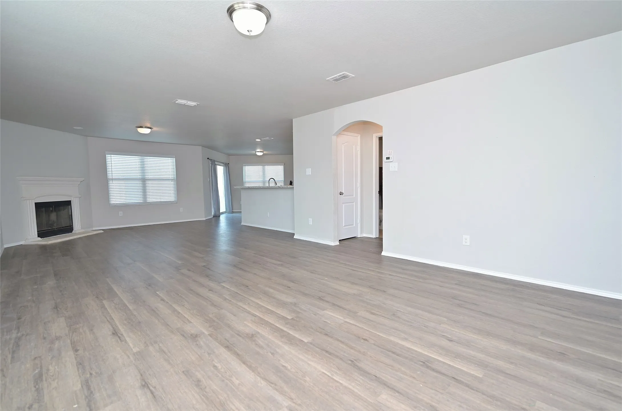Single Family Residence For Sale in Tarrant County , 3129 Coyote Canyon Trail, Fort Worth, Texas 76108, 4 Bedroom, 4 Bathroom, 2 Garage spaces, 3,230 Sqft, built in 2017, mls#21371417, Real Estate Agent in Fort Worth, Homes For Sale in Tarrant county, Homes For Sale in Fort Worth, Realtor in Fort Worth Texas, Real Estate Brokerage Independent Realty Texas, Luminita Cordes Realtor