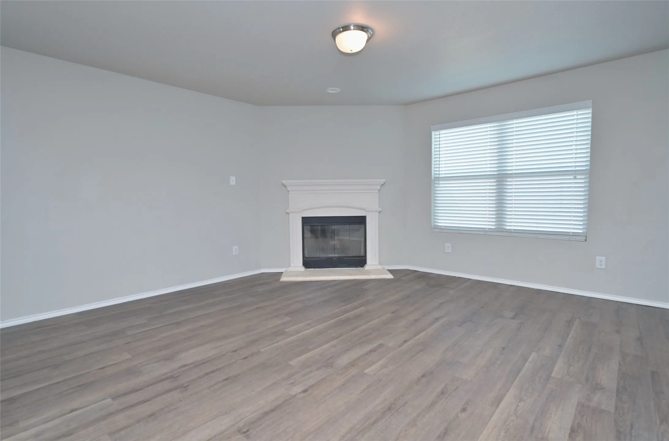 Single Family Residence For Sale in Tarrant County , 3129 Coyote Canyon Trail, Fort Worth, Texas 76108, 4 Bedroom, 4 Bathroom, 2 Garage spaces, 3,230 Sqft, built in 2017, mls#21371417, Real Estate Agent in Fort Worth, Homes For Sale in Tarrant county, Homes For Sale in Fort Worth, Realtor in Fort Worth Texas, Real Estate Brokerage Independent Realty Texas, Luminita Cordes Realtor