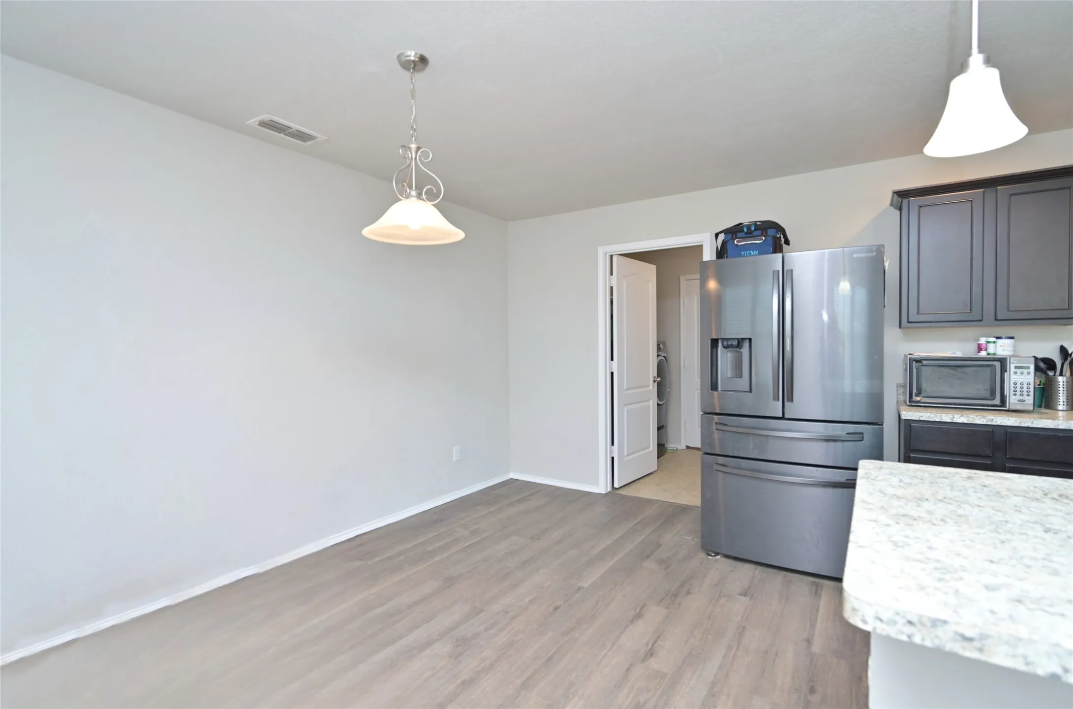 Single Family Residence For Sale in Tarrant County , 3129 Coyote Canyon Trail, Fort Worth, Texas 76108, 4 Bedroom, 4 Bathroom, 2 Garage spaces, 3,230 Sqft, built in 2017, mls#21371417, Real Estate Agent in Fort Worth, Homes For Sale in Tarrant county, Homes For Sale in Fort Worth, Realtor in Fort Worth Texas, Real Estate Brokerage Independent Realty Texas, Luminita Cordes Realtor