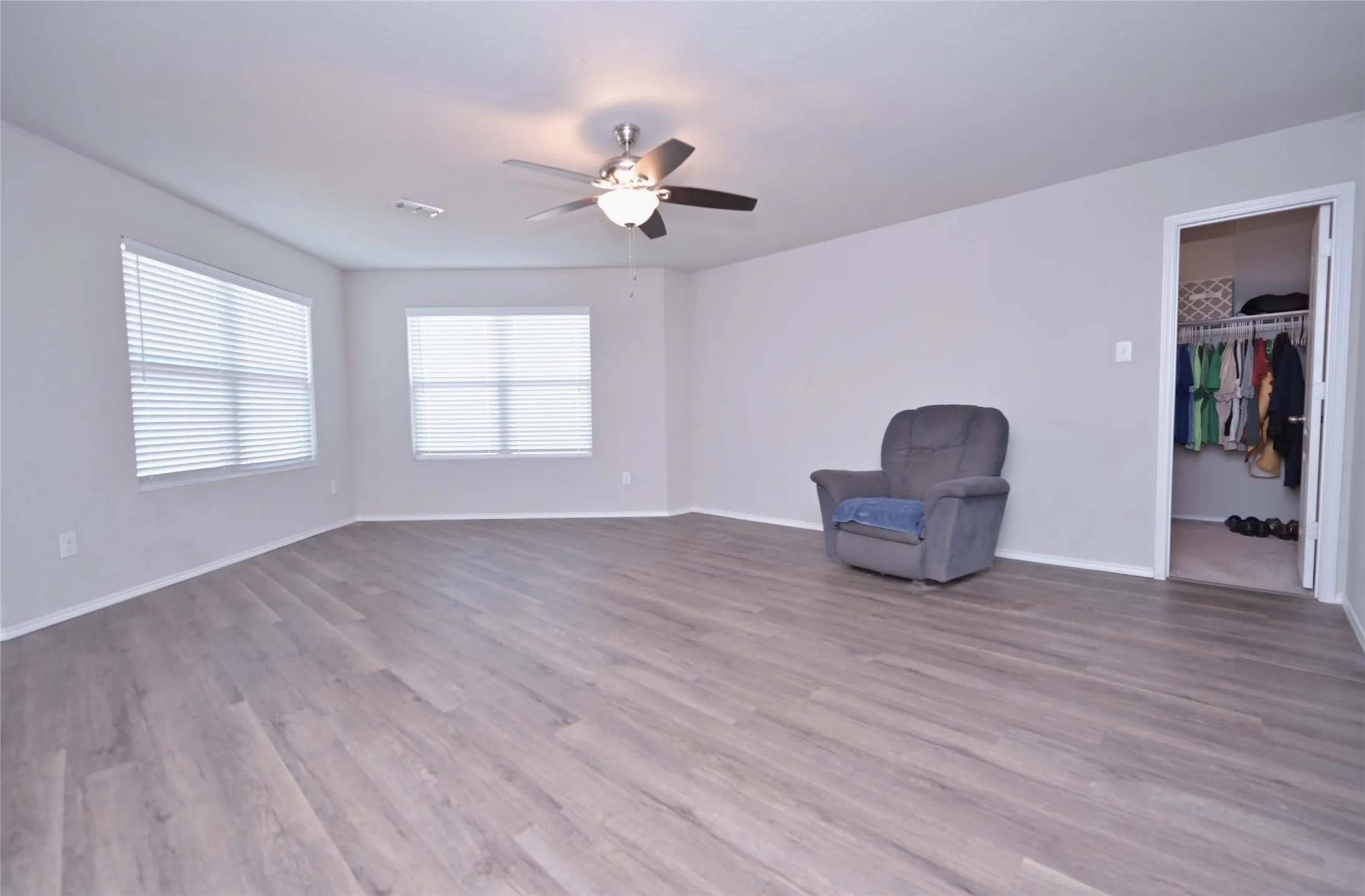 Single Family Residence For Sale in Tarrant County , 3129 Coyote Canyon Trail, Fort Worth, Texas 76108, 4 Bedroom, 4 Bathroom, 2 Garage spaces, 3,230 Sqft, built in 2017, mls#21371417, Real Estate Agent in Fort Worth, Homes For Sale in Tarrant county, Homes For Sale in Fort Worth, Realtor in Fort Worth Texas, Real Estate Brokerage Independent Realty Texas, Luminita Cordes Realtor
