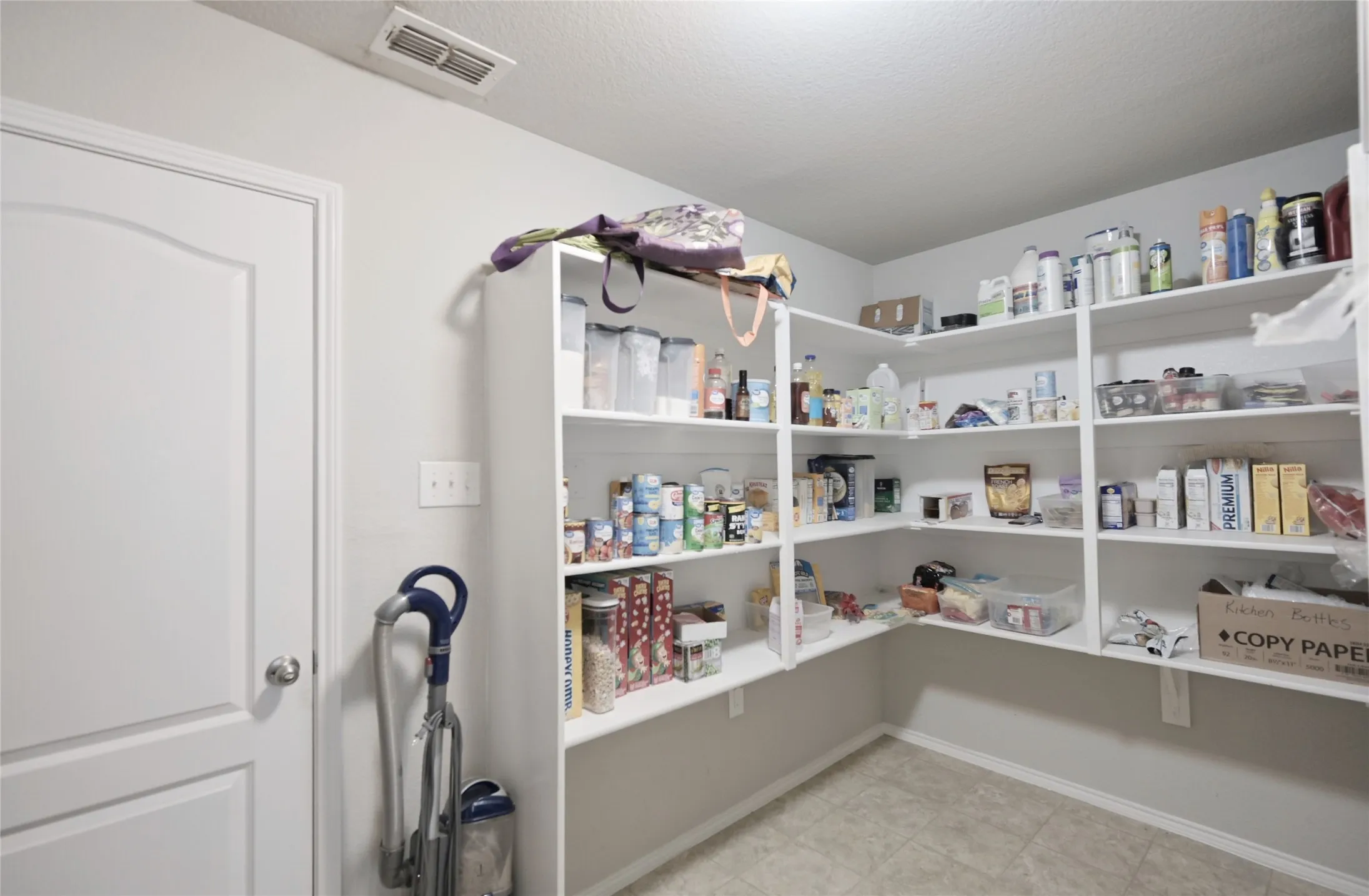 Single Family Residence For Sale in Tarrant County , 3129 Coyote Canyon Trail, Fort Worth, Texas 76108, 4 Bedroom, 4 Bathroom, 2 Garage spaces, 3,230 Sqft, built in 2017, mls#21371417, Real Estate Agent in Fort Worth, Homes For Sale in Tarrant county, Homes For Sale in Fort Worth, Realtor in Fort Worth Texas, Real Estate Brokerage Independent Realty Texas, Luminita Cordes Realtor