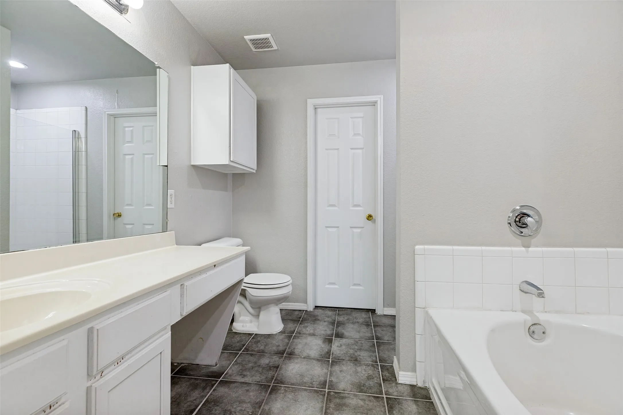 Single Family Residence For Rent in Collin County , 2525 Mesa Valley Drive, Mc Kinney, Texas 75071, 4 Bedroom, 3 Bathroom, 2 Garage spaces, 2,229 Sqft, built in 2001, mls#21376723, Real Estate Agent in Mc Kinney, Homes For Rent in Collin county, Homes For Rent in Mc Kinney, Realtor in Mc Kinney Texas, Real Estate Brokerage Independent Realty Texas, Luminita Cordes Realtor