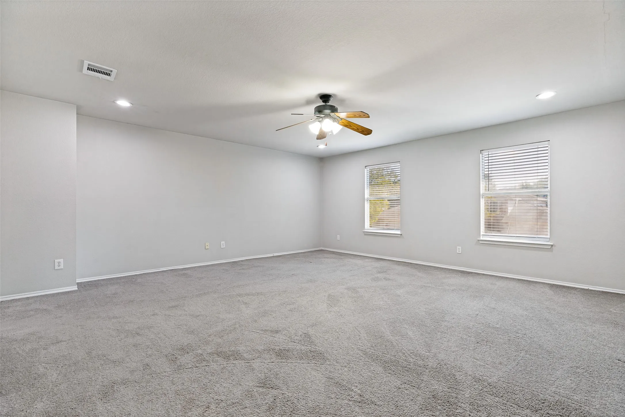 Single Family Residence For Rent in Collin County , 2525 Mesa Valley Drive, Mc Kinney, Texas 75071, 4 Bedroom, 3 Bathroom, 2 Garage spaces, 2,229 Sqft, built in 2001, mls#21376723, Real Estate Agent in Mc Kinney, Homes For Rent in Collin county, Homes For Rent in Mc Kinney, Realtor in Mc Kinney Texas, Real Estate Brokerage Independent Realty Texas, Luminita Cordes Realtor