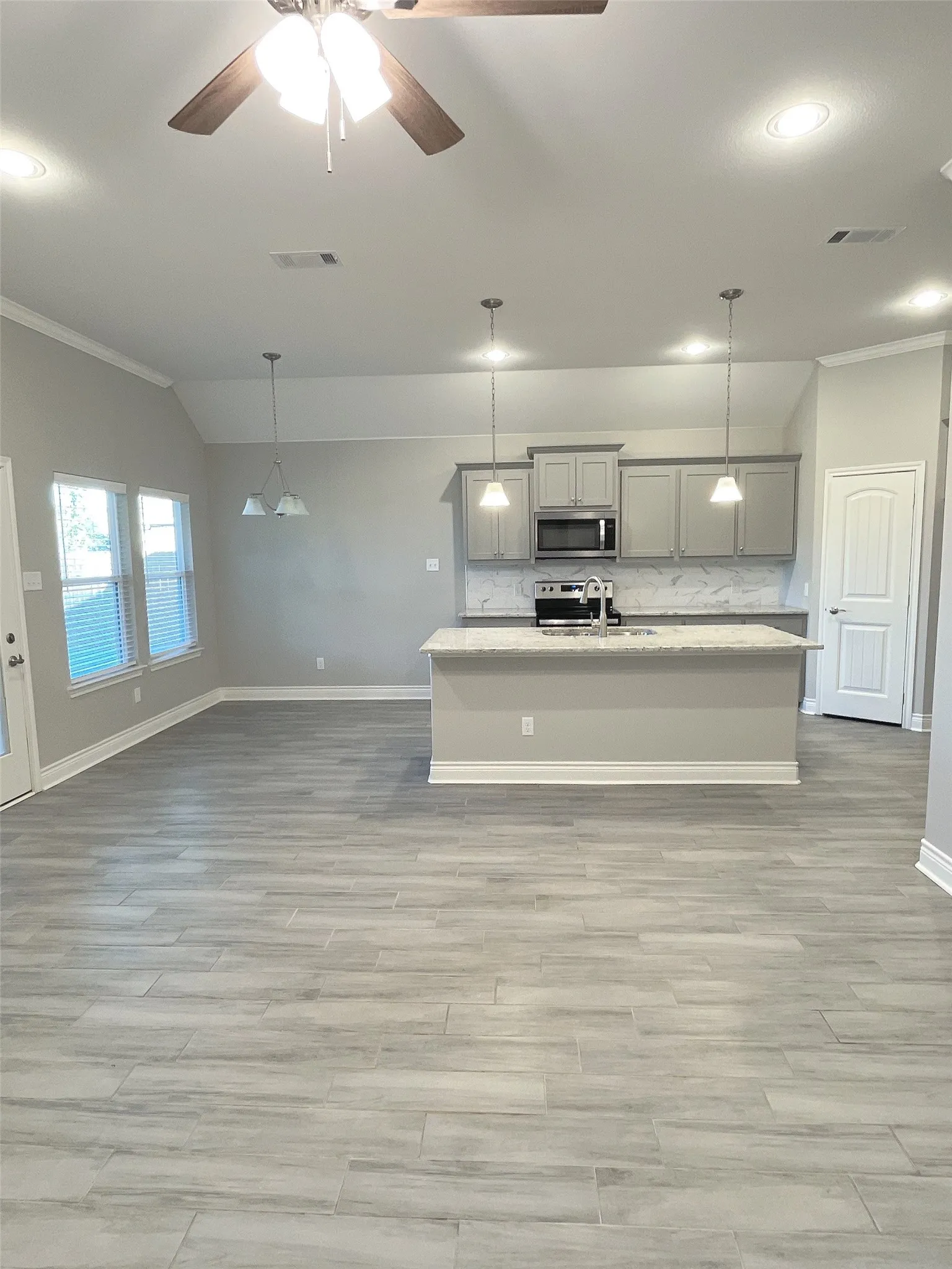 Single Family Residence For Rent in Hunt County , 1017 Cheryl Drive, Greenville, Texas 75402, 3 Bedroom, 2 Bathroom, 2 Garage spaces, 1,617 Sqft, built in 2020, mls#21376806, Real Estate Agent in Greenville, Homes For Rent in Hunt county, Homes For Rent in Greenville, Realtor in Greenville Texas, Real Estate Brokerage Independent Realty Texas, Luminita Cordes Realtor