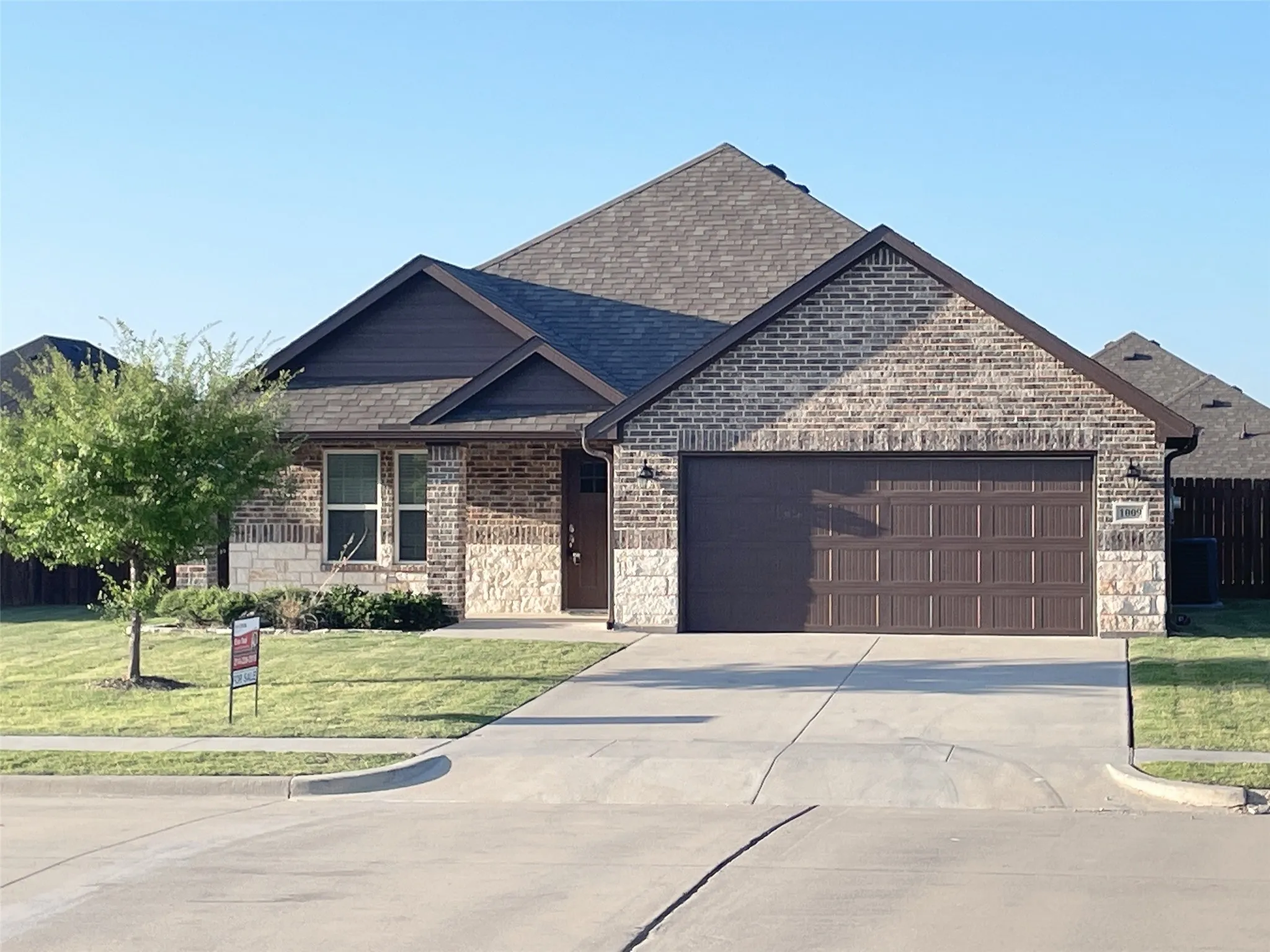 Single Family Residence For Rent in Hunt County , 1017 Cheryl Drive, Greenville, Texas 75402, 3 Bedroom, 2 Bathroom, 2 Garage spaces, 1,617 Sqft, built in 2020, mls#21376806, Real Estate Agent in Greenville, Homes For Rent in Hunt county, Homes For Rent in Greenville, Realtor in Greenville Texas, Real Estate Brokerage Independent Realty Texas, Luminita Cordes Realtor