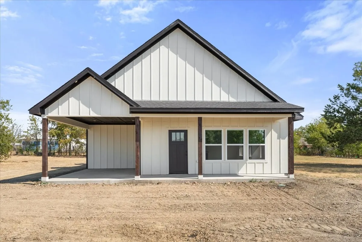 Single Family Residence For Sale in Navarro County , 104 S FM 1126, Barry, Texas 75102, 4 Bedroom, 3 Bathroom, Garage spaces, 1,881 Sqft, built in 2026, mls#21368891, Real Estate Agent in Barry, Homes For Sale in Navarro county, Homes For Sale in Barry, Realtor in Barry Texas, Real Estate Brokerage Independent Realty Texas, Luminita Cordes Realtor