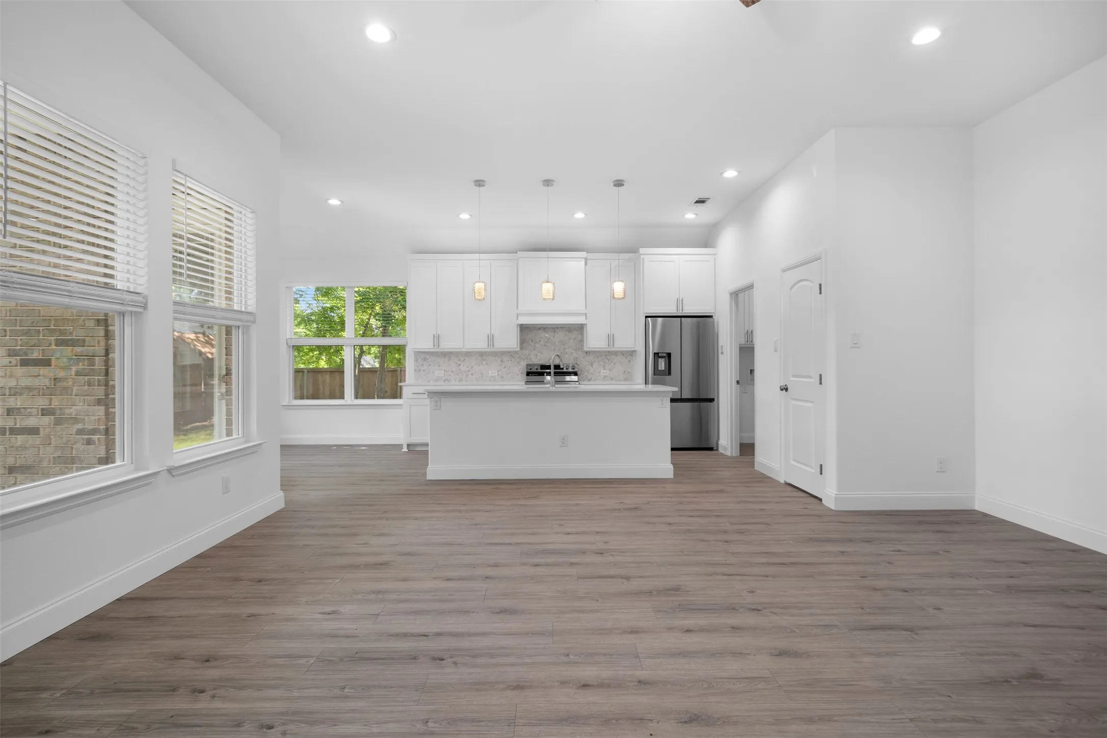 Single Family Residence For Sale in Ellis County , 123 Bradshaw Street, Waxahachie, Texas 75165, 3 Bedroom, 2 Bathroom, 2 Garage spaces, 1,655 Sqft, built in 2025, mls#21376809, Real Estate Agent in Waxahachie, Homes For Sale in Ellis county, Homes For Sale in Waxahachie, Realtor in Waxahachie Texas, Real Estate Brokerage Independent Realty Texas, Luminita Cordes Realtor