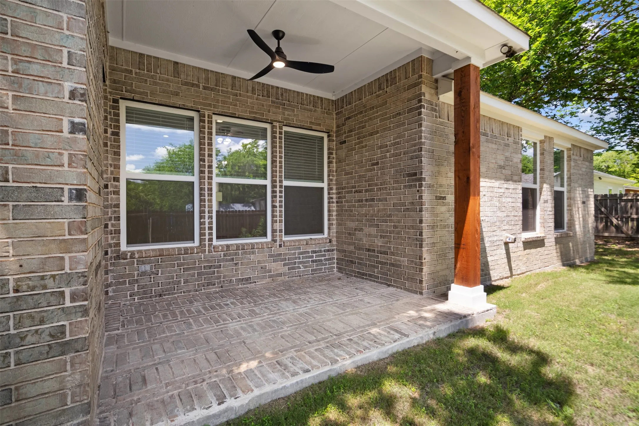 Single Family Residence For Sale in Ellis County , 123 Bradshaw Street, Waxahachie, Texas 75165, 3 Bedroom, 2 Bathroom, 2 Garage spaces, 1,655 Sqft, built in 2025, mls#21376809, Real Estate Agent in Waxahachie, Homes For Sale in Ellis county, Homes For Sale in Waxahachie, Realtor in Waxahachie Texas, Real Estate Brokerage Independent Realty Texas, Luminita Cordes Realtor