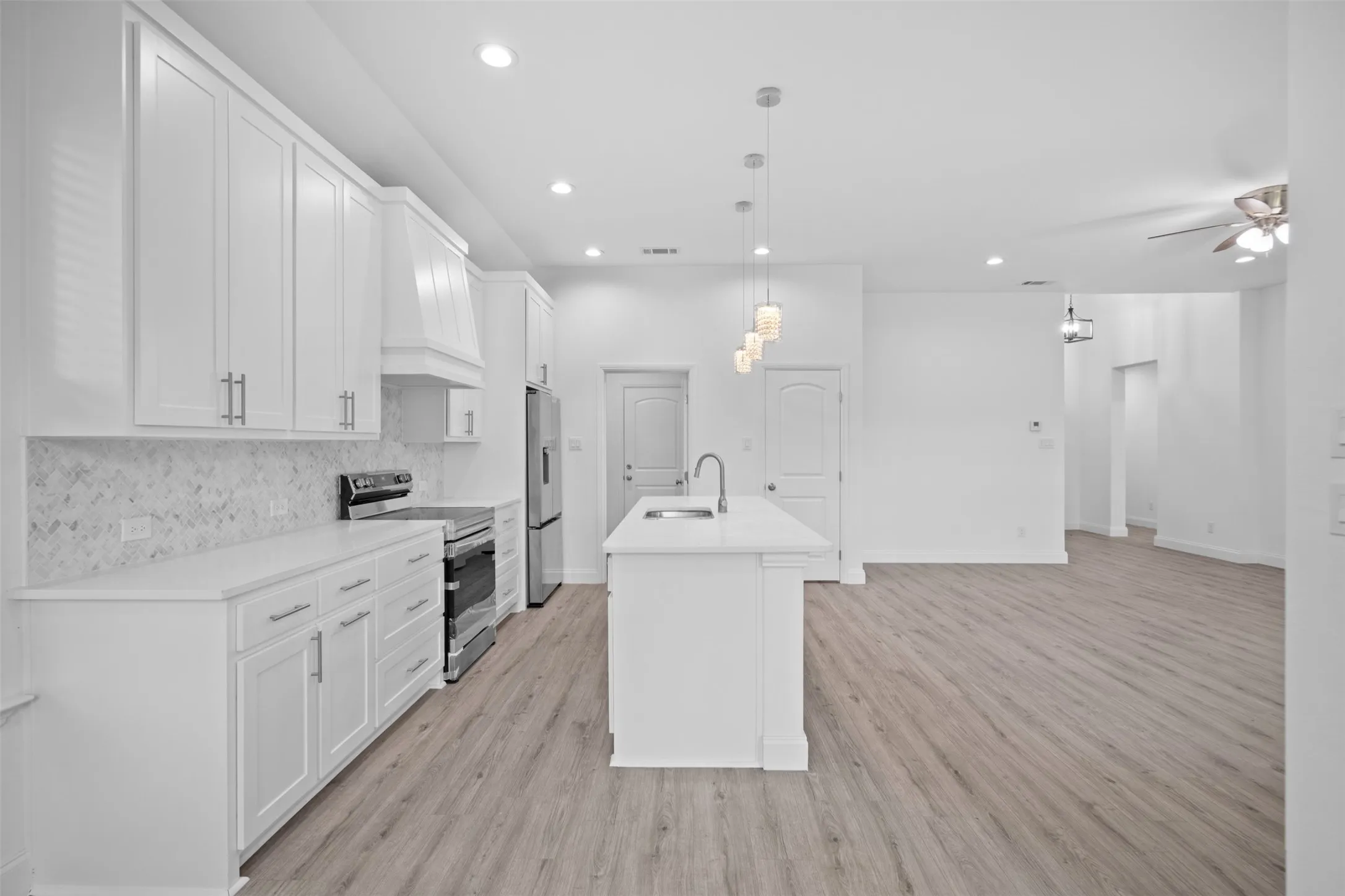 Single Family Residence For Sale in Ellis County , 123 Bradshaw Street, Waxahachie, Texas 75165, 3 Bedroom, 2 Bathroom, 2 Garage spaces, 1,655 Sqft, built in 2025, mls#21376809, Real Estate Agent in Waxahachie, Homes For Sale in Ellis county, Homes For Sale in Waxahachie, Realtor in Waxahachie Texas, Real Estate Brokerage Independent Realty Texas, Luminita Cordes Realtor