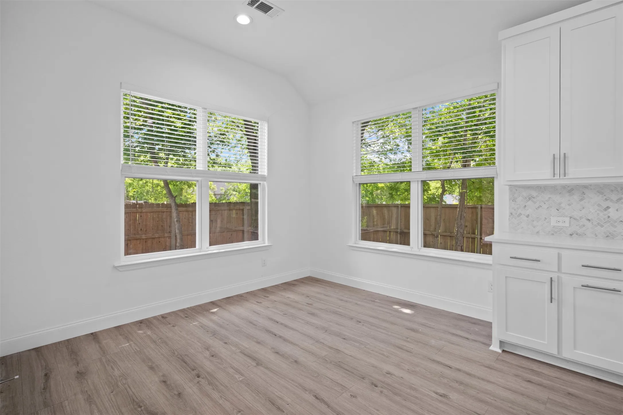 Single Family Residence For Sale in Ellis County , 123 Bradshaw Street, Waxahachie, Texas 75165, 3 Bedroom, 2 Bathroom, 2 Garage spaces, 1,655 Sqft, built in 2025, mls#21376809, Real Estate Agent in Waxahachie, Homes For Sale in Ellis county, Homes For Sale in Waxahachie, Realtor in Waxahachie Texas, Real Estate Brokerage Independent Realty Texas, Luminita Cordes Realtor