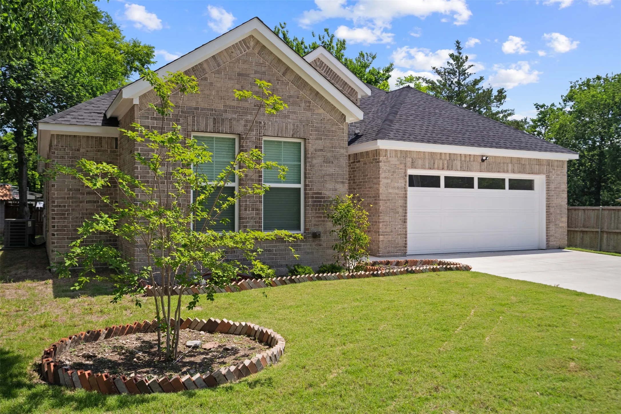Single Family Residence For Sale in Ellis County , 123 Bradshaw Street, Waxahachie, Texas 75165, 3 Bedroom, 2 Bathroom, 2 Garage spaces, 1,655 Sqft, built in 2025, mls#21376809, Real Estate Agent in Waxahachie, Homes For Sale in Ellis county, Homes For Sale in Waxahachie, Realtor in Waxahachie Texas, Real Estate Brokerage Independent Realty Texas, Luminita Cordes Realtor