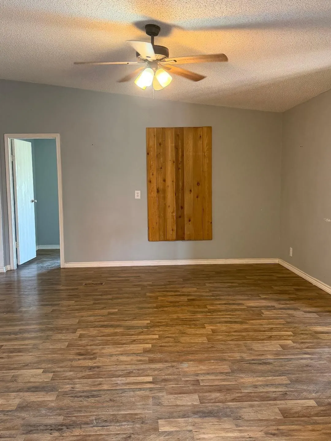 Manufactured Home For Sale in Fannin County , 14050 S State Highway 78, Leonard, Texas 75452, 4 Bedroom, 3 Bathroom, Garage spaces, 2,280 Sqft, built in 2003, mls#21376810, Real Estate Agent in Leonard, Homes For Sale in Fannin county, Homes For Sale in Leonard, Realtor in Leonard Texas, Real Estate Brokerage Independent Realty Texas, Luminita Cordes Realtor