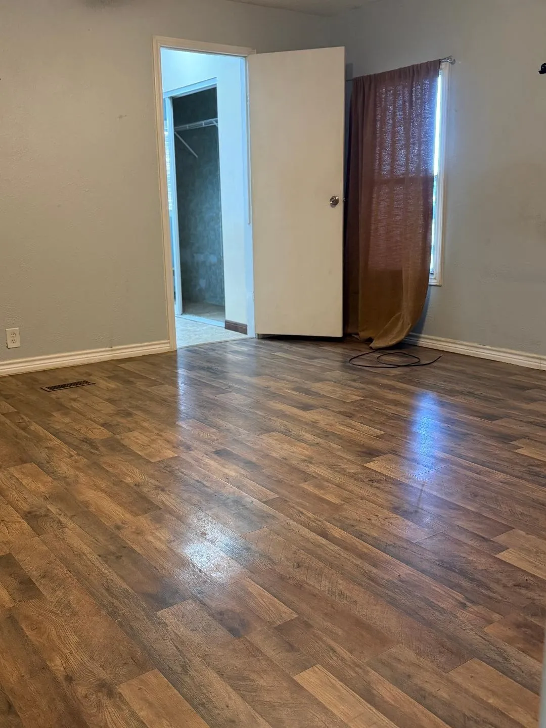 Manufactured Home For Sale in Fannin County , 14050 S State Highway 78, Leonard, Texas 75452, 4 Bedroom, 3 Bathroom, Garage spaces, 2,280 Sqft, built in 2003, mls#21376810, Real Estate Agent in Leonard, Homes For Sale in Fannin county, Homes For Sale in Leonard, Realtor in Leonard Texas, Real Estate Brokerage Independent Realty Texas, Luminita Cordes Realtor