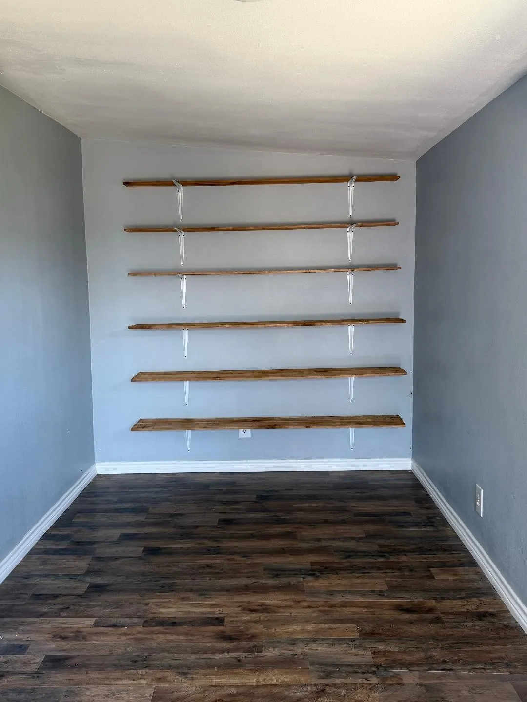Manufactured Home For Sale in Fannin County , 14050 S State Highway 78, Leonard, Texas 75452, 4 Bedroom, 3 Bathroom, Garage spaces, 2,280 Sqft, built in 2003, mls#21376810, Real Estate Agent in Leonard, Homes For Sale in Fannin county, Homes For Sale in Leonard, Realtor in Leonard Texas, Real Estate Brokerage Independent Realty Texas, Luminita Cordes Realtor
