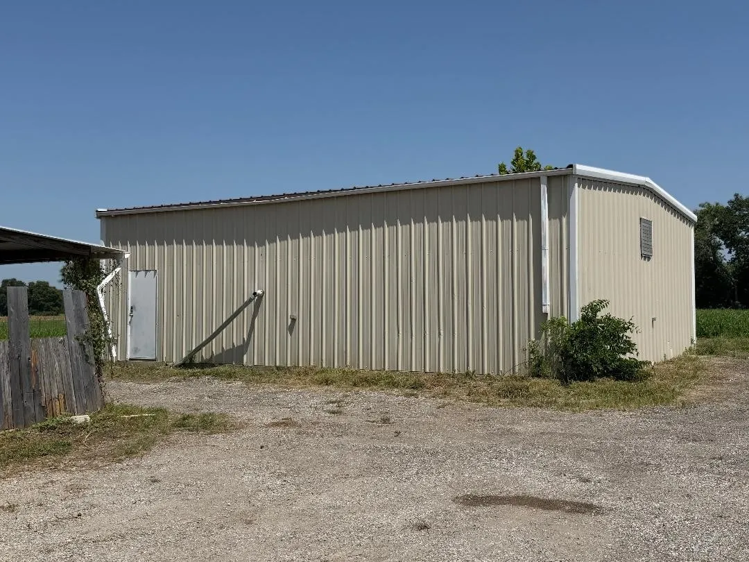Manufactured Home For Sale in Fannin County , 14050 S State Highway 78, Leonard, Texas 75452, 4 Bedroom, 3 Bathroom, Garage spaces, 2,280 Sqft, built in 2003, mls#21376810, Real Estate Agent in Leonard, Homes For Sale in Fannin county, Homes For Sale in Leonard, Realtor in Leonard Texas, Real Estate Brokerage Independent Realty Texas, Luminita Cordes Realtor