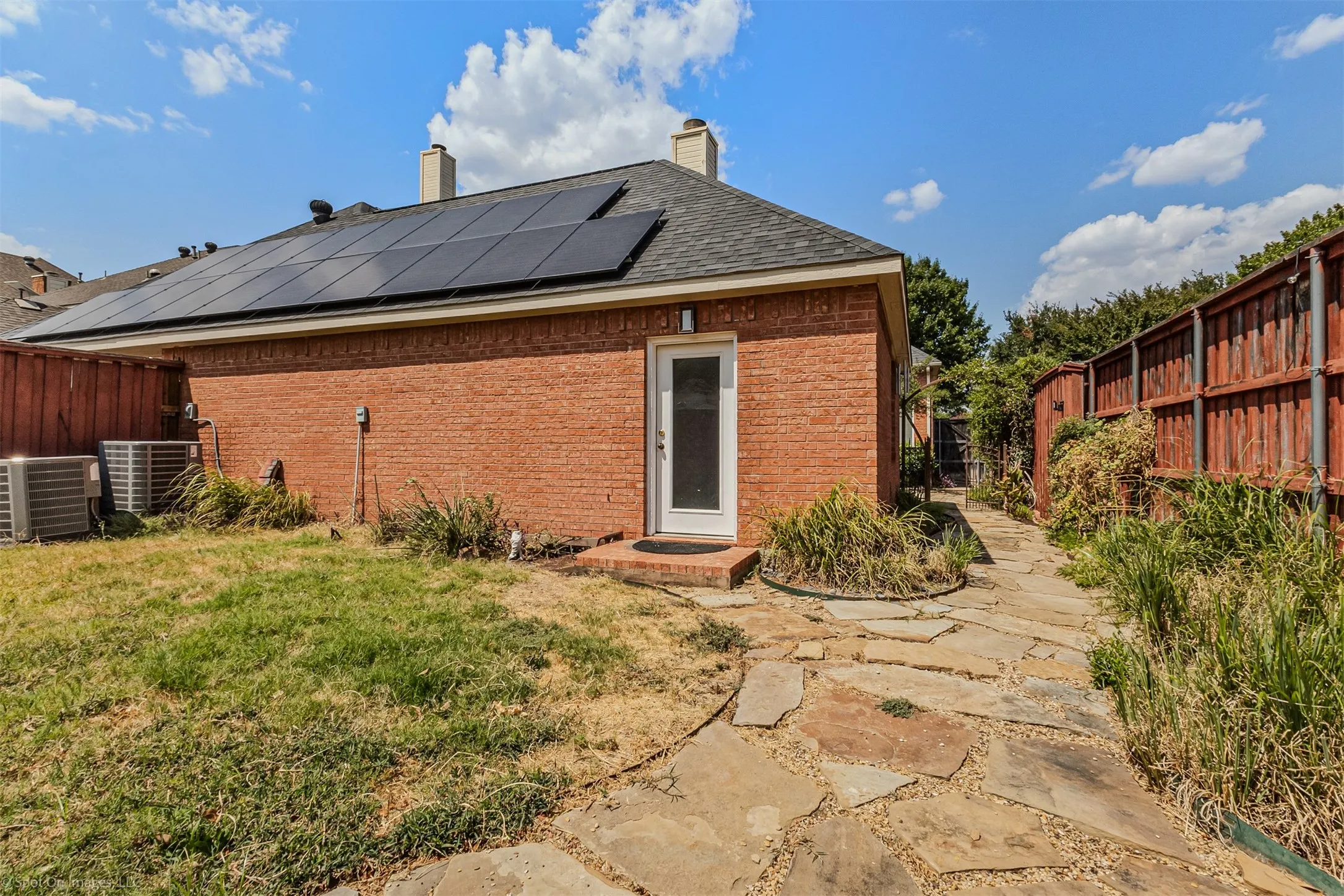 Single Family Residence For Sale in Denton County , 3844 Walden Way, Dallas, Texas 75287, 4 Bedroom, 4 Bathroom, 2 Garage spaces, 3,618 Sqft, built in 1993, mls#21375156, Real Estate Agent in Dallas, Homes For Sale in Denton county, Homes For Sale in Dallas, Realtor in Dallas Texas, Real Estate Brokerage Independent Realty Texas, Luminita Cordes Realtor