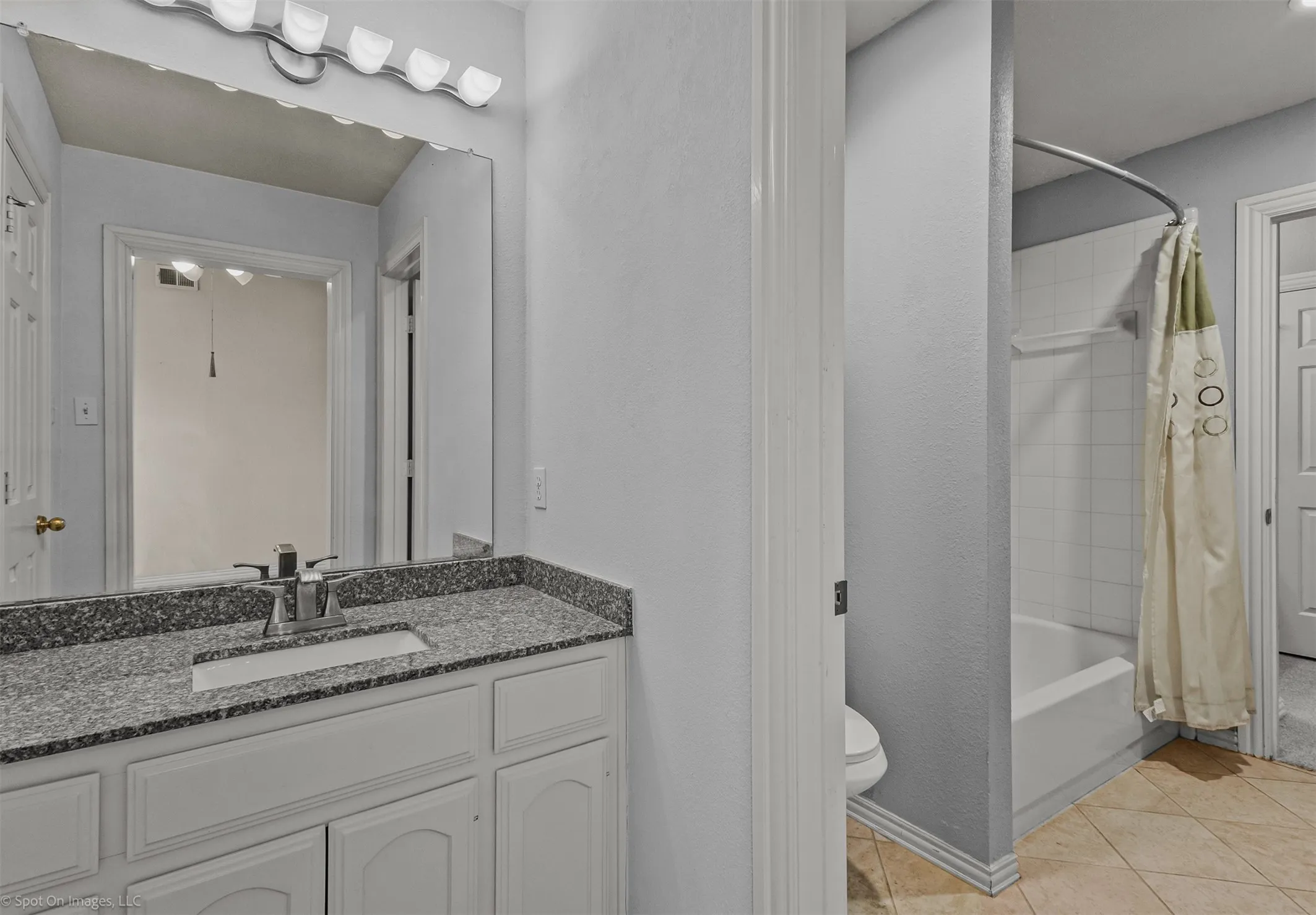 Single Family Residence For Sale in Denton County , 3844 Walden Way, Dallas, Texas 75287, 4 Bedroom, 4 Bathroom, 2 Garage spaces, 3,618 Sqft, built in 1993, mls#21375156, Real Estate Agent in Dallas, Homes For Sale in Denton county, Homes For Sale in Dallas, Realtor in Dallas Texas, Real Estate Brokerage Independent Realty Texas, Luminita Cordes Realtor