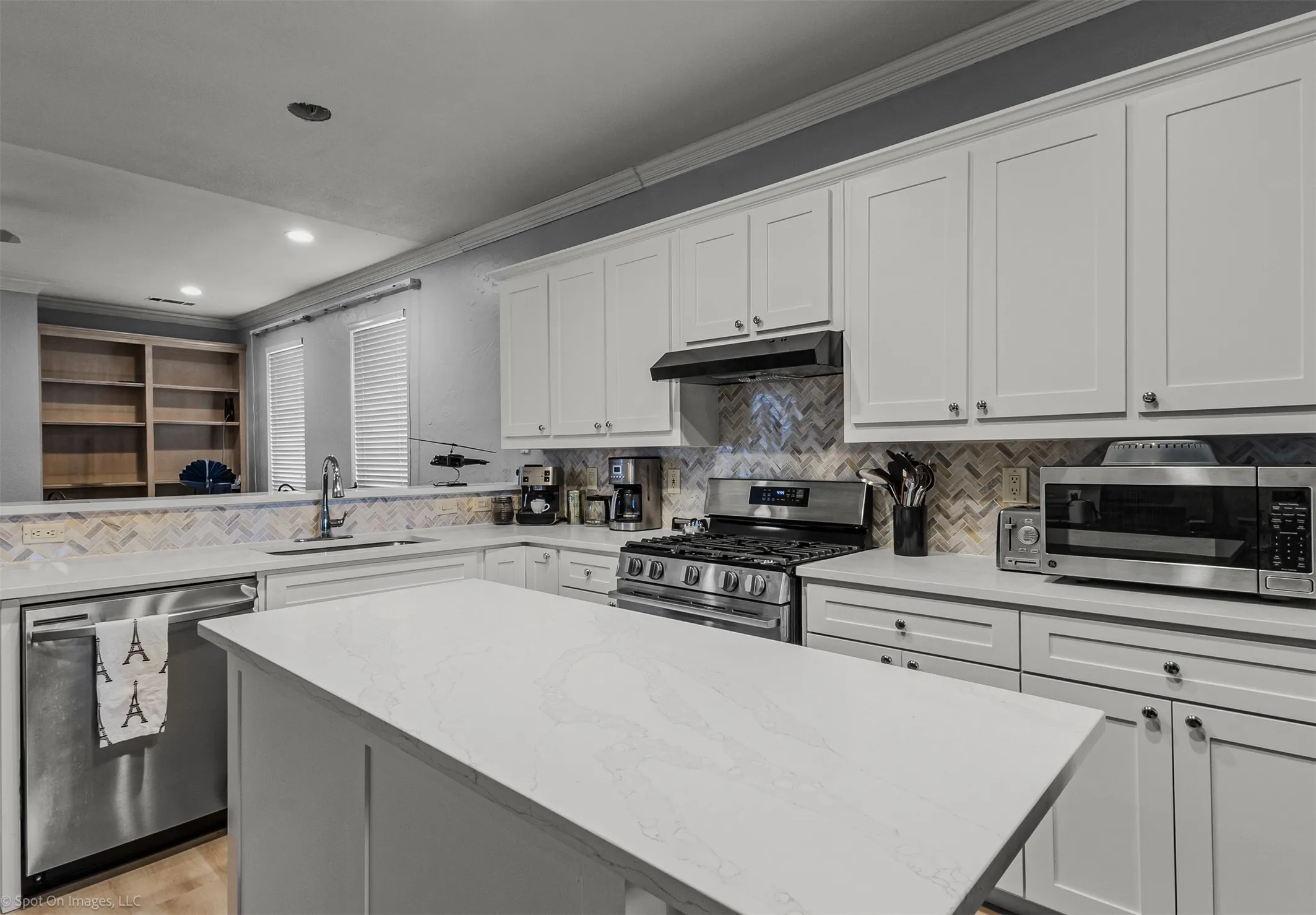 Single Family Residence For Sale in Denton County , 3844 Walden Way, Dallas, Texas 75287, 4 Bedroom, 4 Bathroom, 2 Garage spaces, 3,618 Sqft, built in 1993, mls#21375156, Real Estate Agent in Dallas, Homes For Sale in Denton county, Homes For Sale in Dallas, Realtor in Dallas Texas, Real Estate Brokerage Independent Realty Texas, Luminita Cordes Realtor