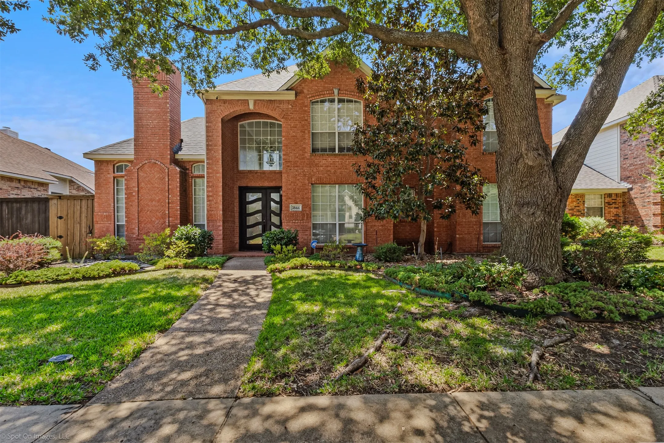 Single Family Residence For Sale in Denton County , 3844 Walden Way, Dallas, Texas 75287, 4 Bedroom, 4 Bathroom, 2 Garage spaces, 3,618 Sqft, built in 1993, mls#21375156, Real Estate Agent in Dallas, Homes For Sale in Denton county, Homes For Sale in Dallas, Realtor in Dallas Texas, Real Estate Brokerage Independent Realty Texas, Luminita Cordes Realtor
