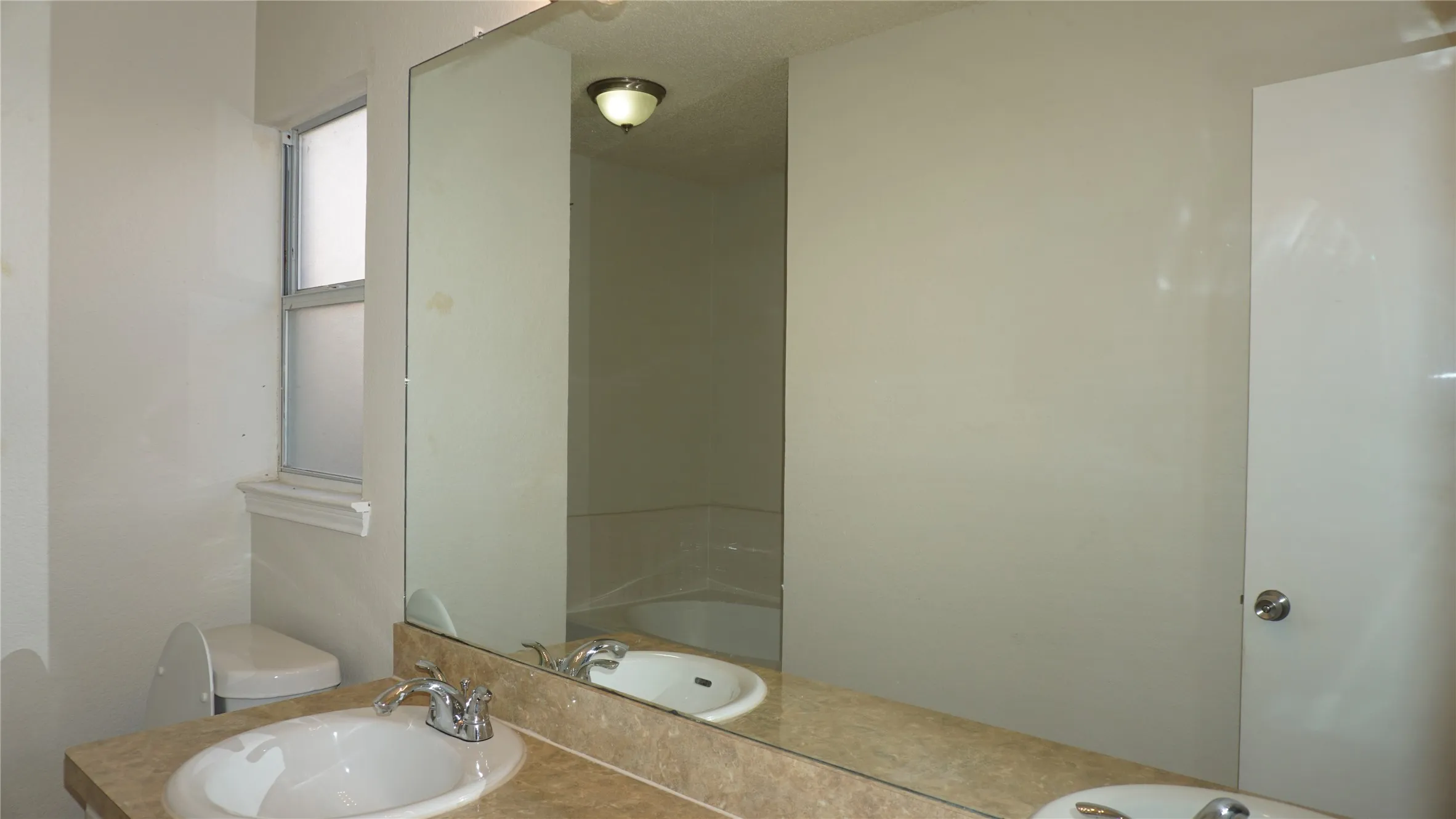 Single Family Residence For Rent in Tarrant County , 10217 Cool Spring Drive, Fort Worth, Texas 76108, 3 Bedroom, 2 Bathroom, 2 Garage spaces, 1,826 Sqft, built in 1992, mls#21234095, Real Estate Agent in Fort Worth, Homes For Rent in Tarrant county, Homes For Rent in Fort Worth, Realtor in Fort Worth Texas, Real Estate Brokerage Independent Realty Texas, Luminita Cordes Realtor
