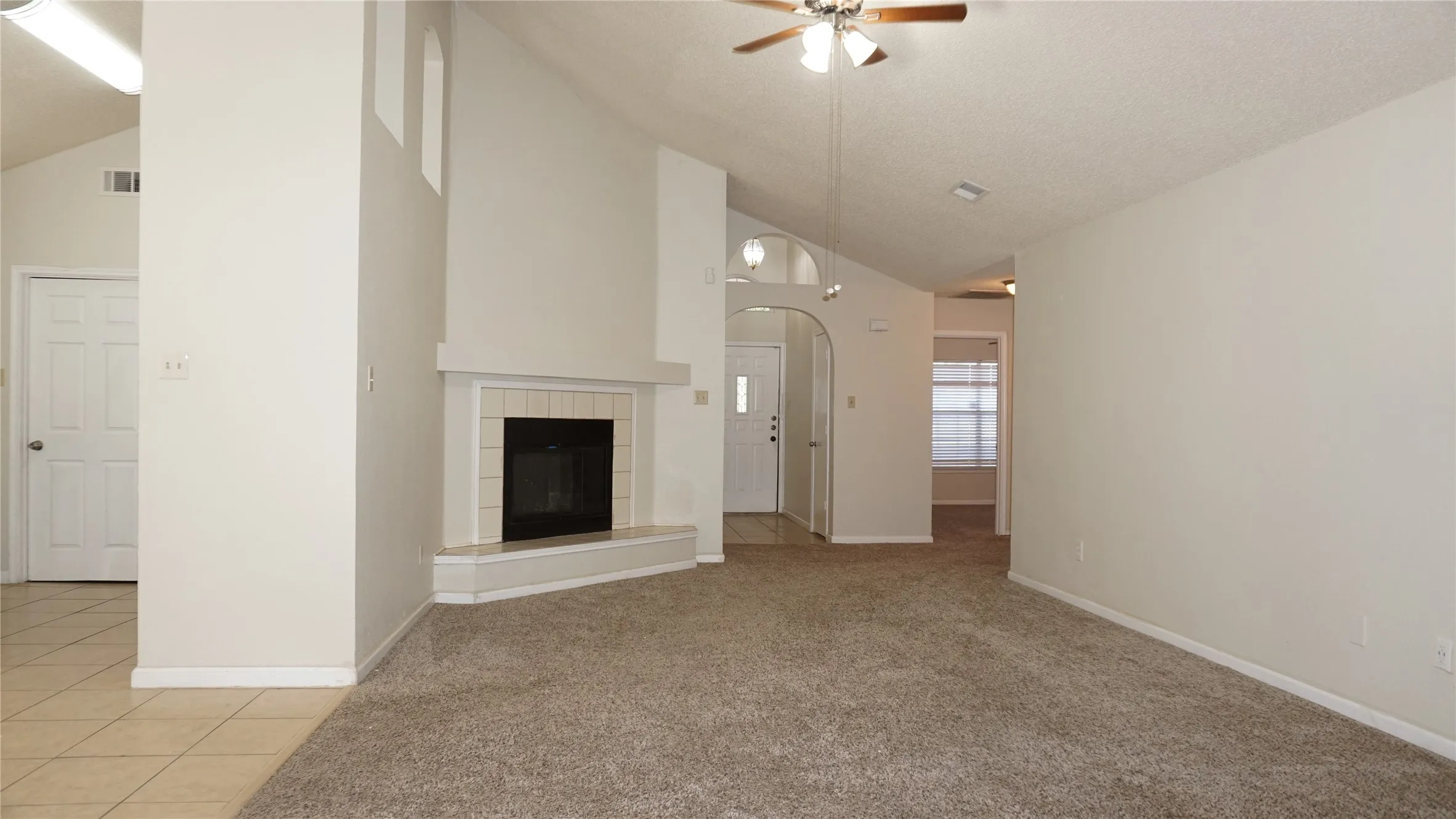Single Family Residence For Rent in Tarrant County , 10217 Cool Spring Drive, Fort Worth, Texas 76108, 3 Bedroom, 2 Bathroom, 2 Garage spaces, 1,826 Sqft, built in 1992, mls#21234095, Real Estate Agent in Fort Worth, Homes For Rent in Tarrant county, Homes For Rent in Fort Worth, Realtor in Fort Worth Texas, Real Estate Brokerage Independent Realty Texas, Luminita Cordes Realtor