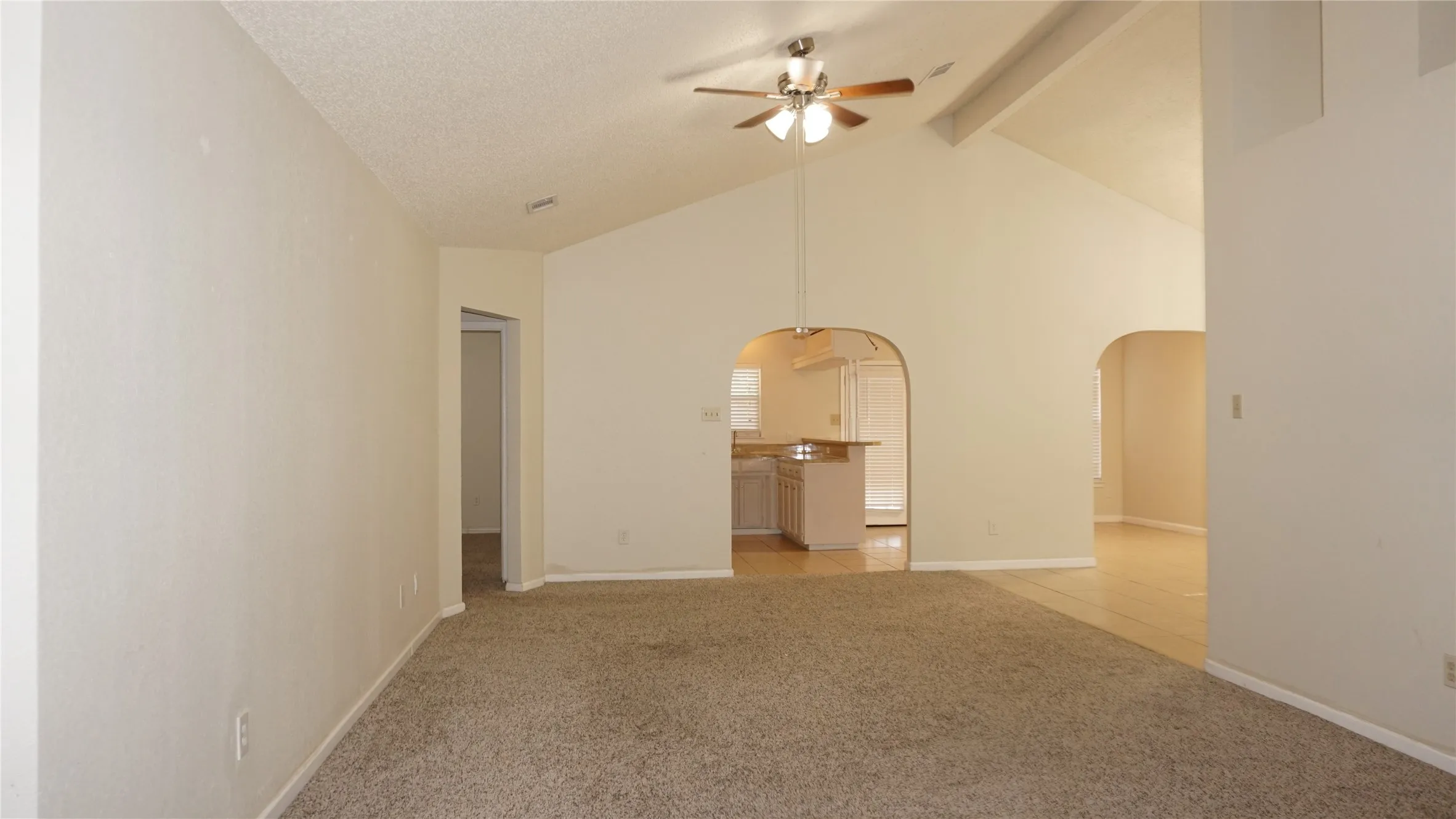 Single Family Residence For Rent in Tarrant County , 10217 Cool Spring Drive, Fort Worth, Texas 76108, 3 Bedroom, 2 Bathroom, 2 Garage spaces, 1,826 Sqft, built in 1992, mls#21234095, Real Estate Agent in Fort Worth, Homes For Rent in Tarrant county, Homes For Rent in Fort Worth, Realtor in Fort Worth Texas, Real Estate Brokerage Independent Realty Texas, Luminita Cordes Realtor