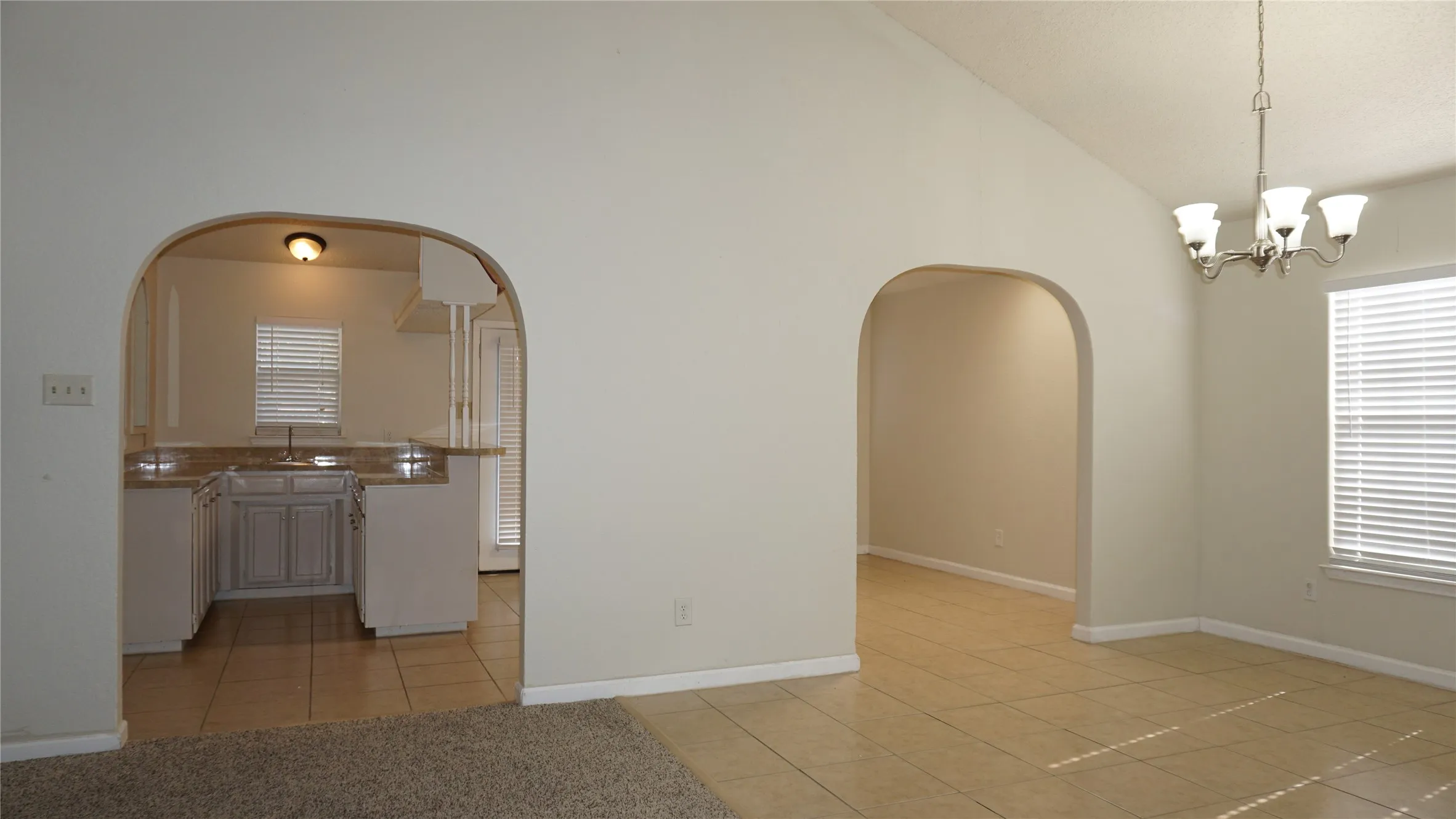 Single Family Residence For Rent in Tarrant County , 10217 Cool Spring Drive, Fort Worth, Texas 76108, 3 Bedroom, 2 Bathroom, 2 Garage spaces, 1,826 Sqft, built in 1992, mls#21234095, Real Estate Agent in Fort Worth, Homes For Rent in Tarrant county, Homes For Rent in Fort Worth, Realtor in Fort Worth Texas, Real Estate Brokerage Independent Realty Texas, Luminita Cordes Realtor